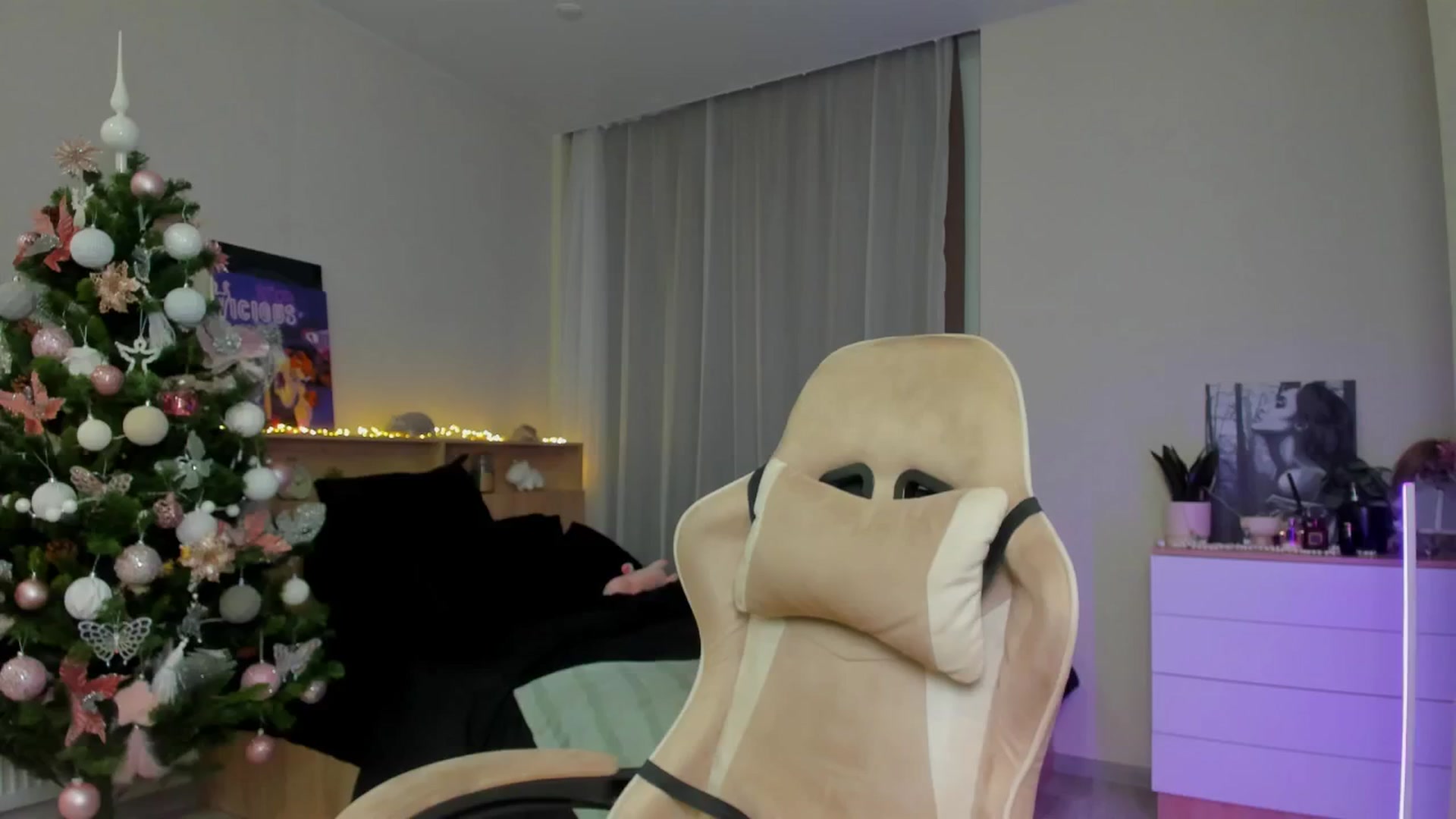 Gallery image thumbnail from Make_my_Luck's myfreecams stream on, 12/26/2024, 13:34 image 1 of 20