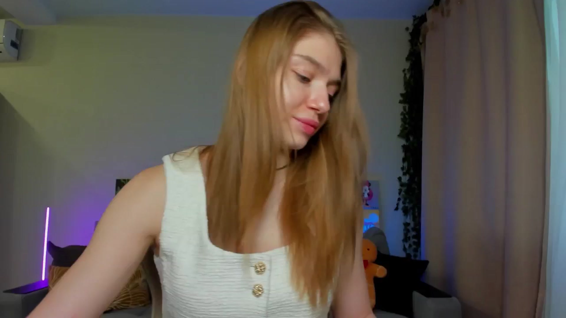 Gallery image thumbnail from Make_my_Luck's myfreecams stream on, 01/09/2025, 09:12 image 1 of 20