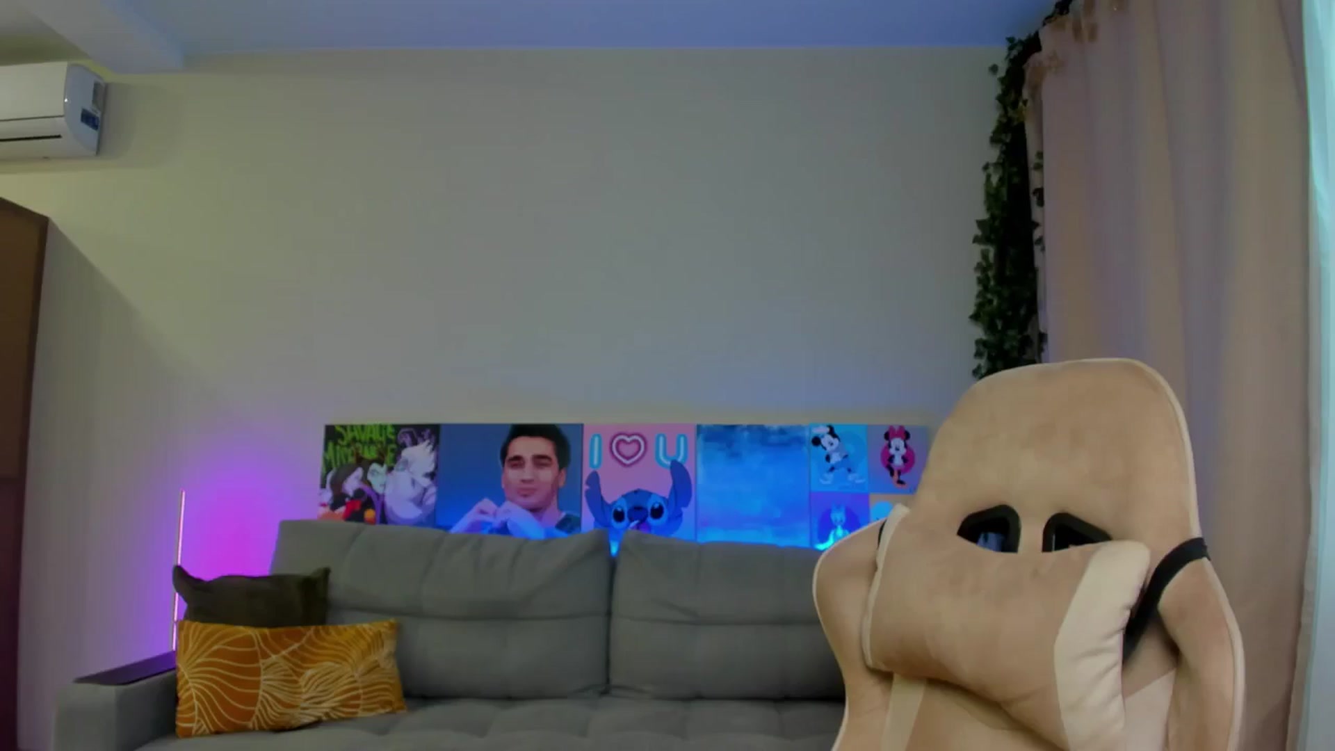 Gallery image thumbnail from Make_my_Luck's myfreecams stream on, 01/09/2025, 09:12 image 9 of 20