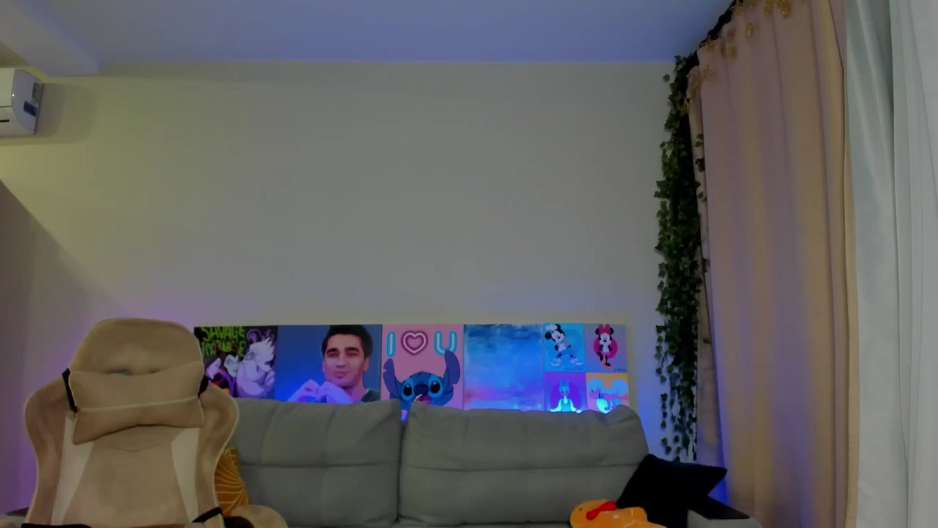 Gallery image thumbnail from Make_my_Luck's myfreecams stream on, 01/13/2025, 19:54 image 6 of 20