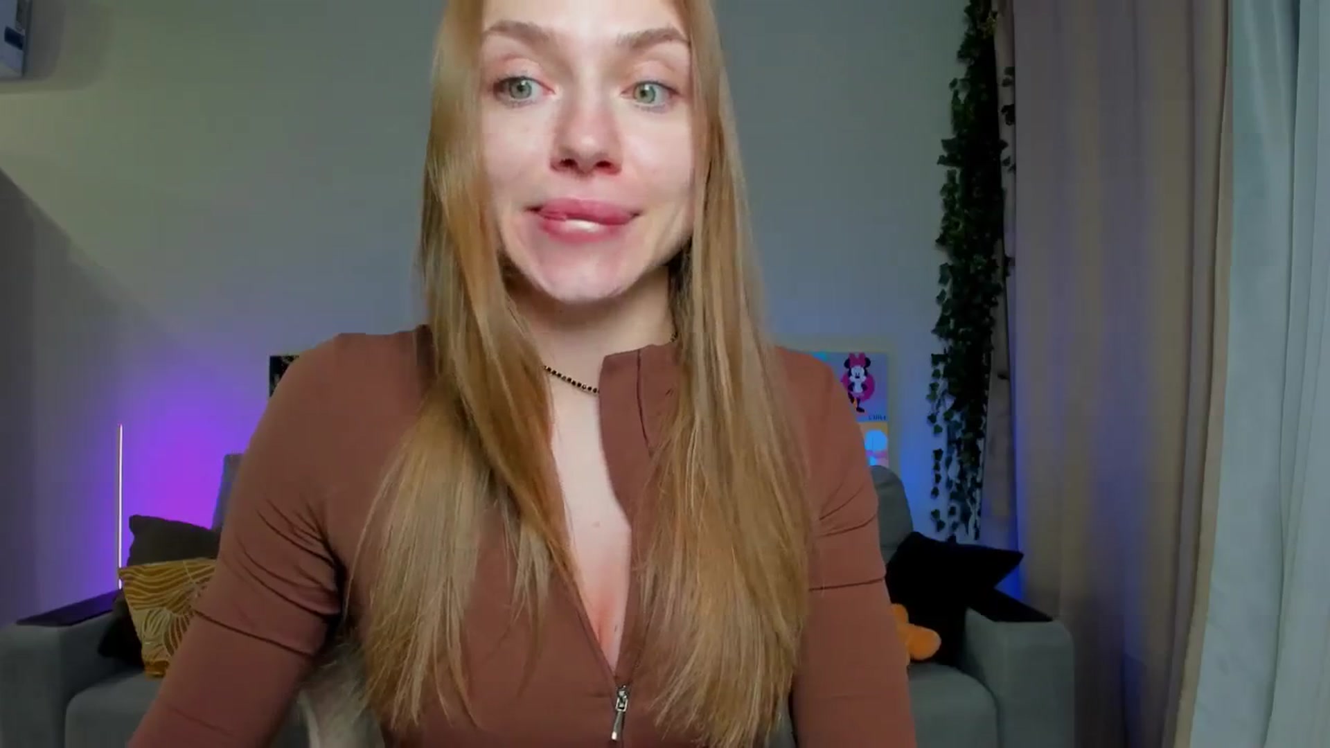 Gallery image thumbnail from Make_my_Luck's myfreecams stream on, 01/13/2025, 19:54 image 3 of 20