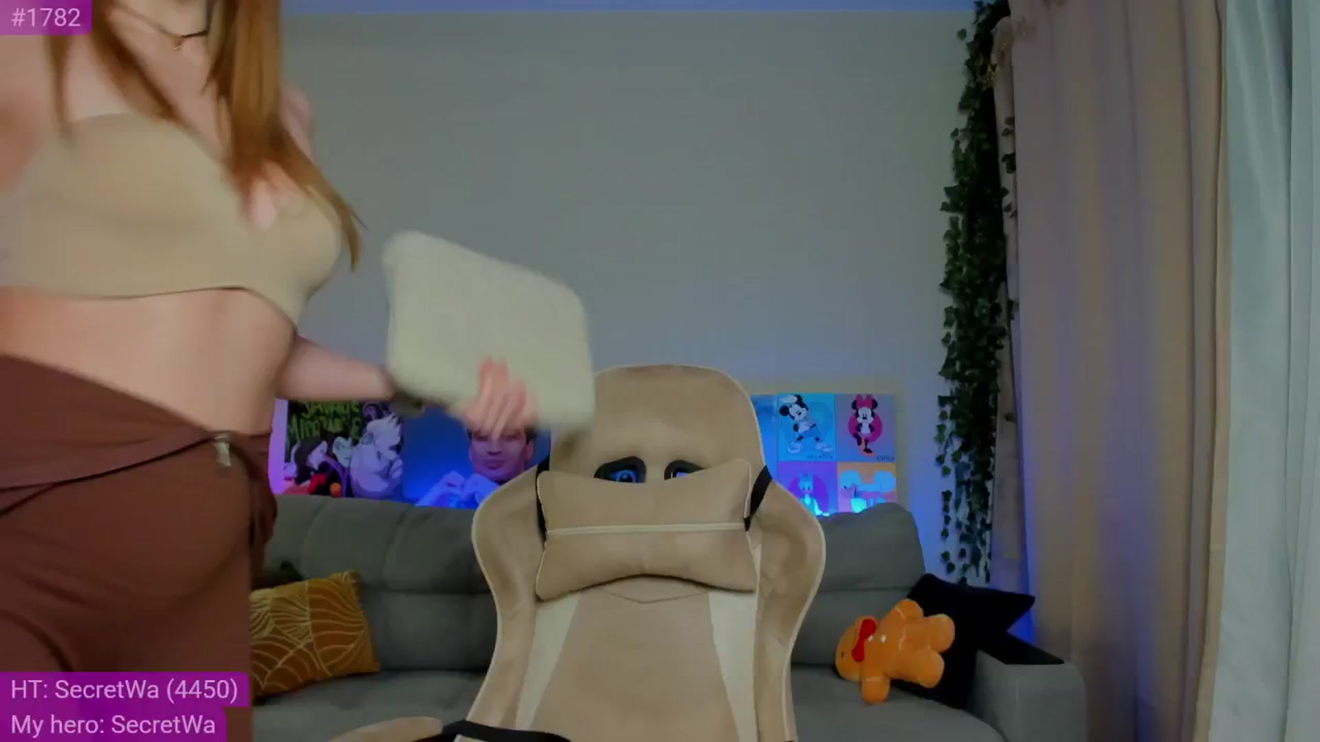 Gallery image thumbnail from Make_my_Luck's myfreecams stream on, 01/13/2025, 21:02 image 19 of 20