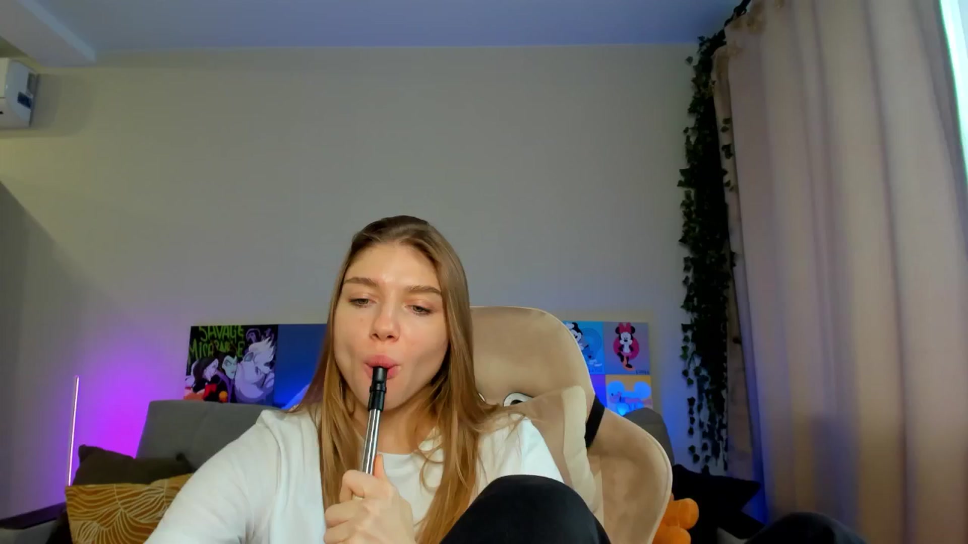 Gallery image thumbnail from Make_my_Luck's myfreecams stream on, 01/15/2025, 08:16 image 17 of 20