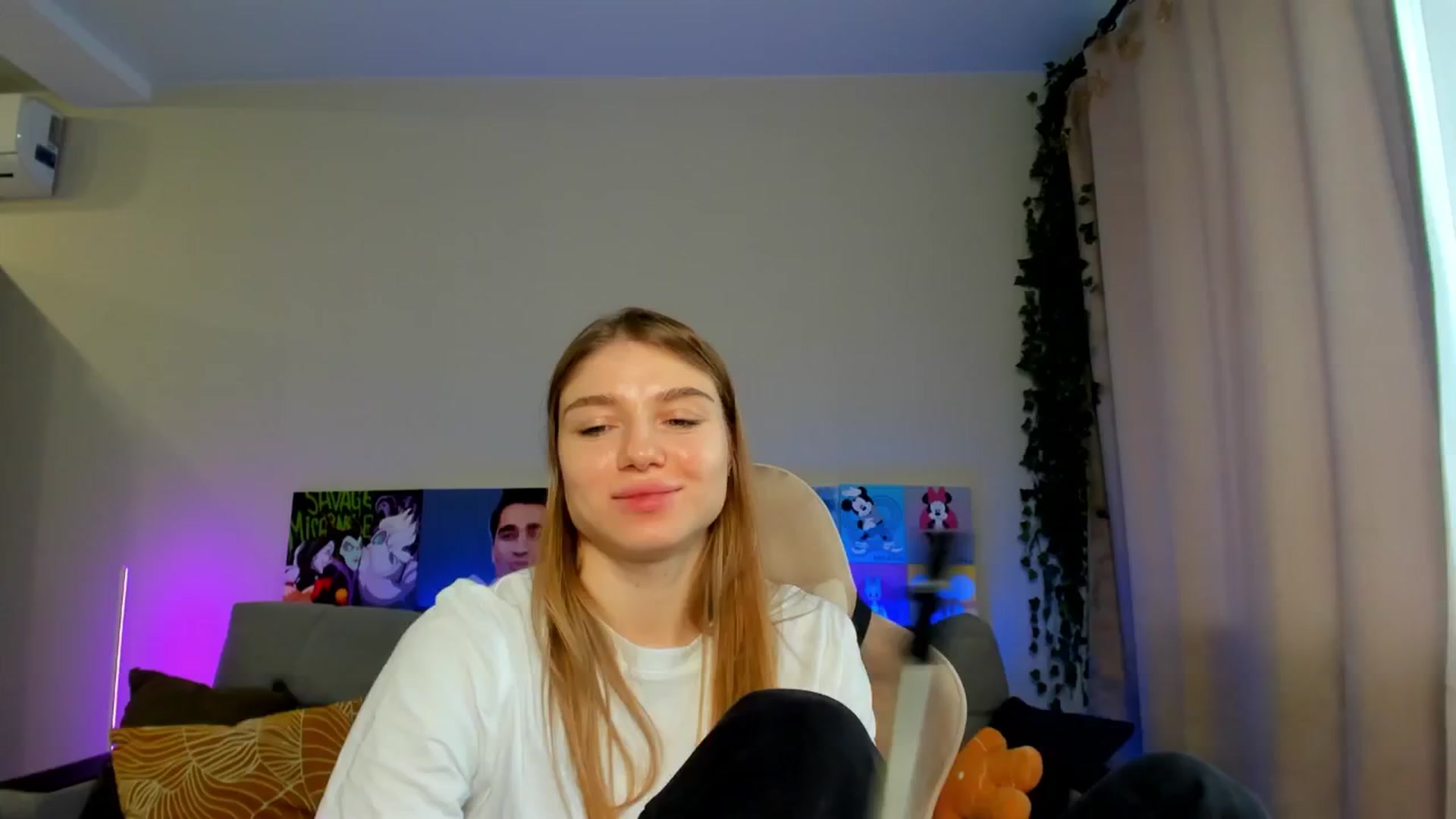 Gallery image thumbnail from Make_my_Luck's myfreecams stream on, 01/15/2025, 08:16 image 16 of 20