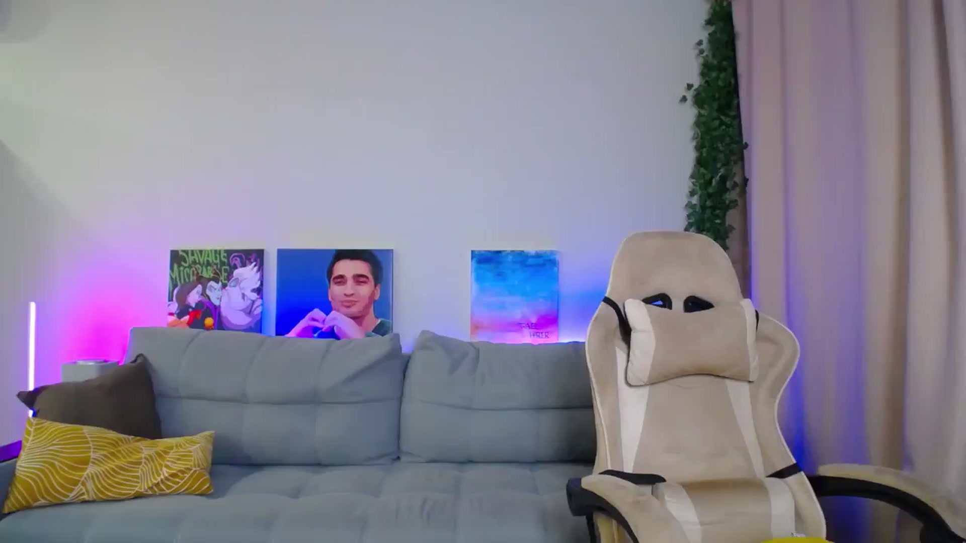 Gallery image thumbnail from Make_my_Luck's myfreecams stream on, 01/24/2025, 19:52 image 20 of 20
