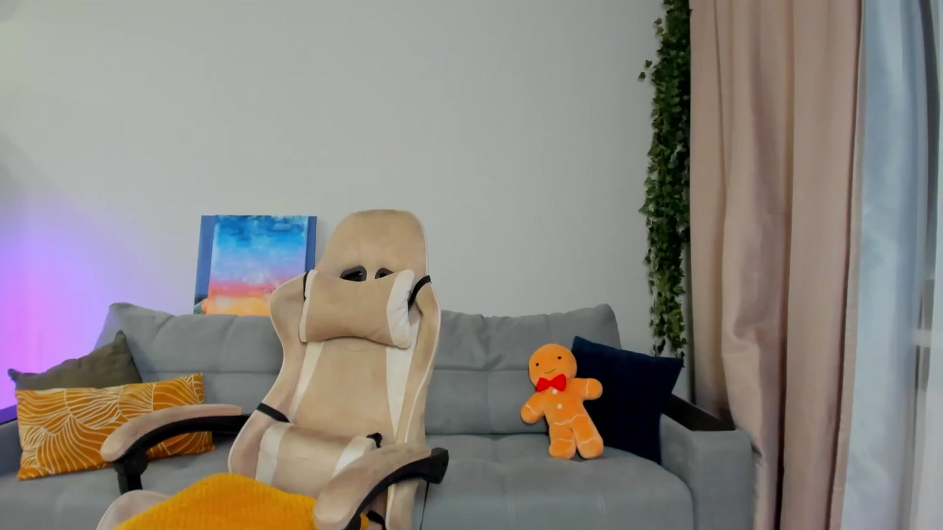 Gallery image thumbnail from Make_my_Luck's myfreecams stream on, 01/28/2025, 18:48 image 7 of 20
