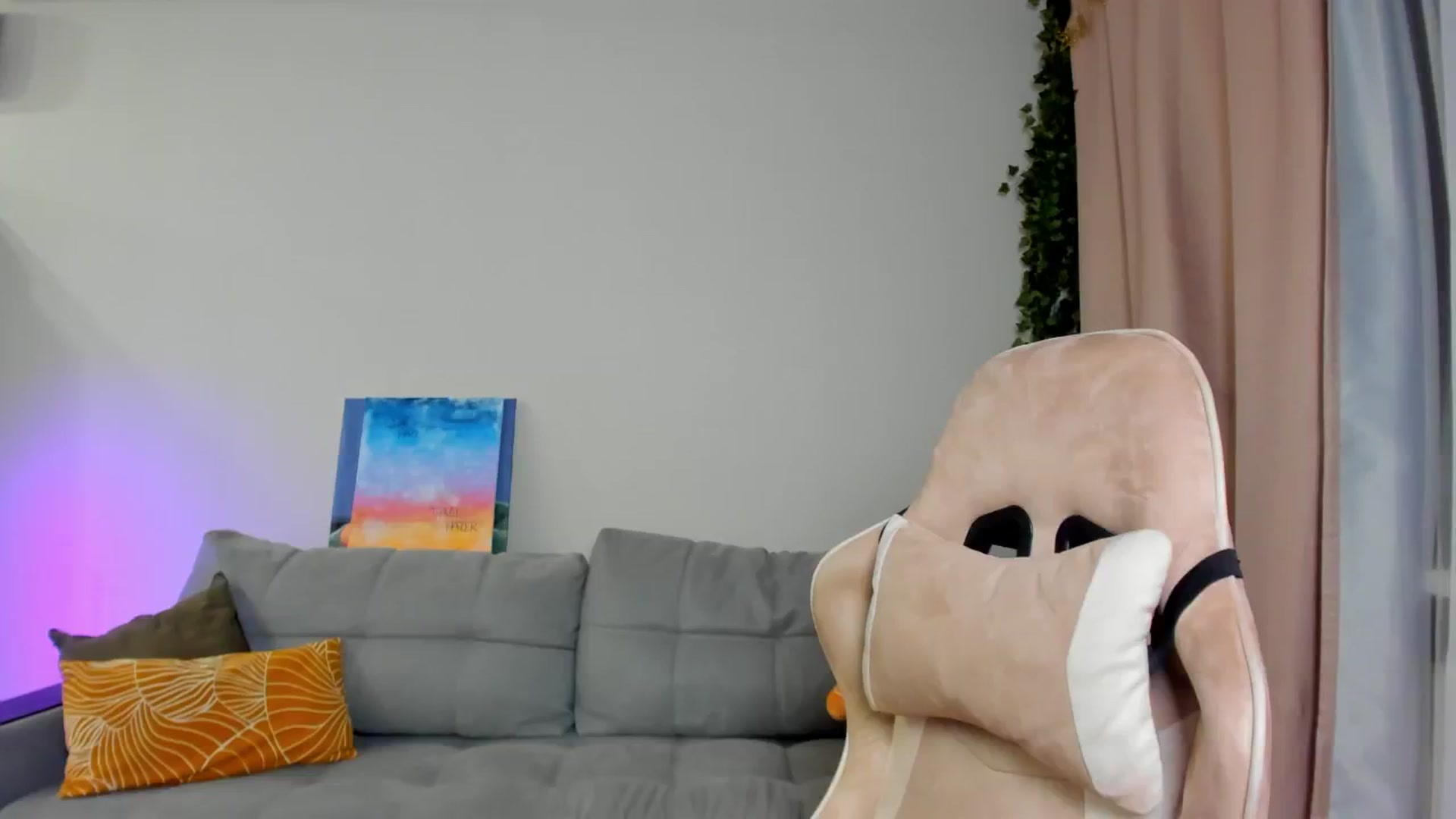 Gallery image thumbnail from Make_my_Luck's myfreecams stream on, 01/28/2025, 18:48 image 11 of 20