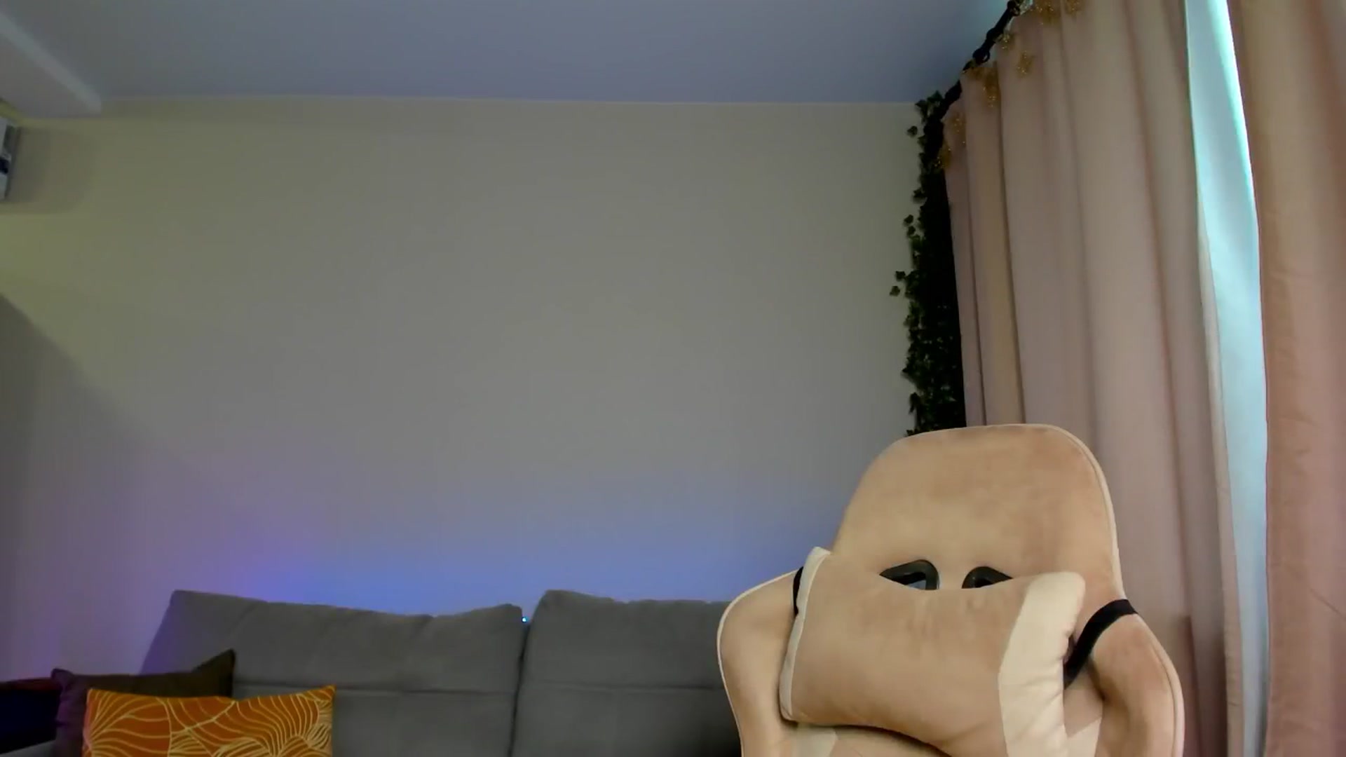 Gallery image thumbnail from Make_my_Luck's myfreecams stream on, 02/04/2025, 08:51 image 5 of 20