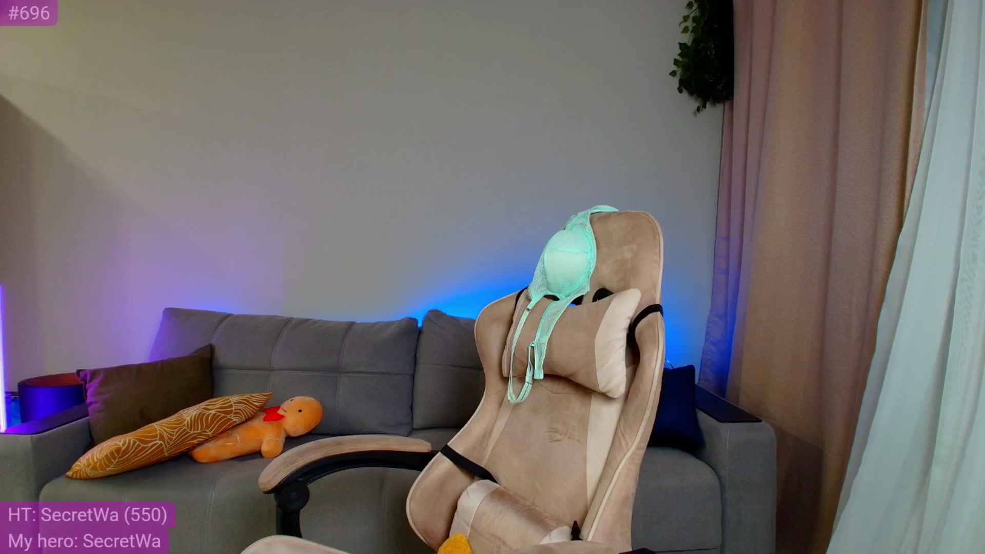 Gallery image thumbnail from Make_my_Luck's myfreecams stream on, 02/06/2025, 18:47 image 16 of 20