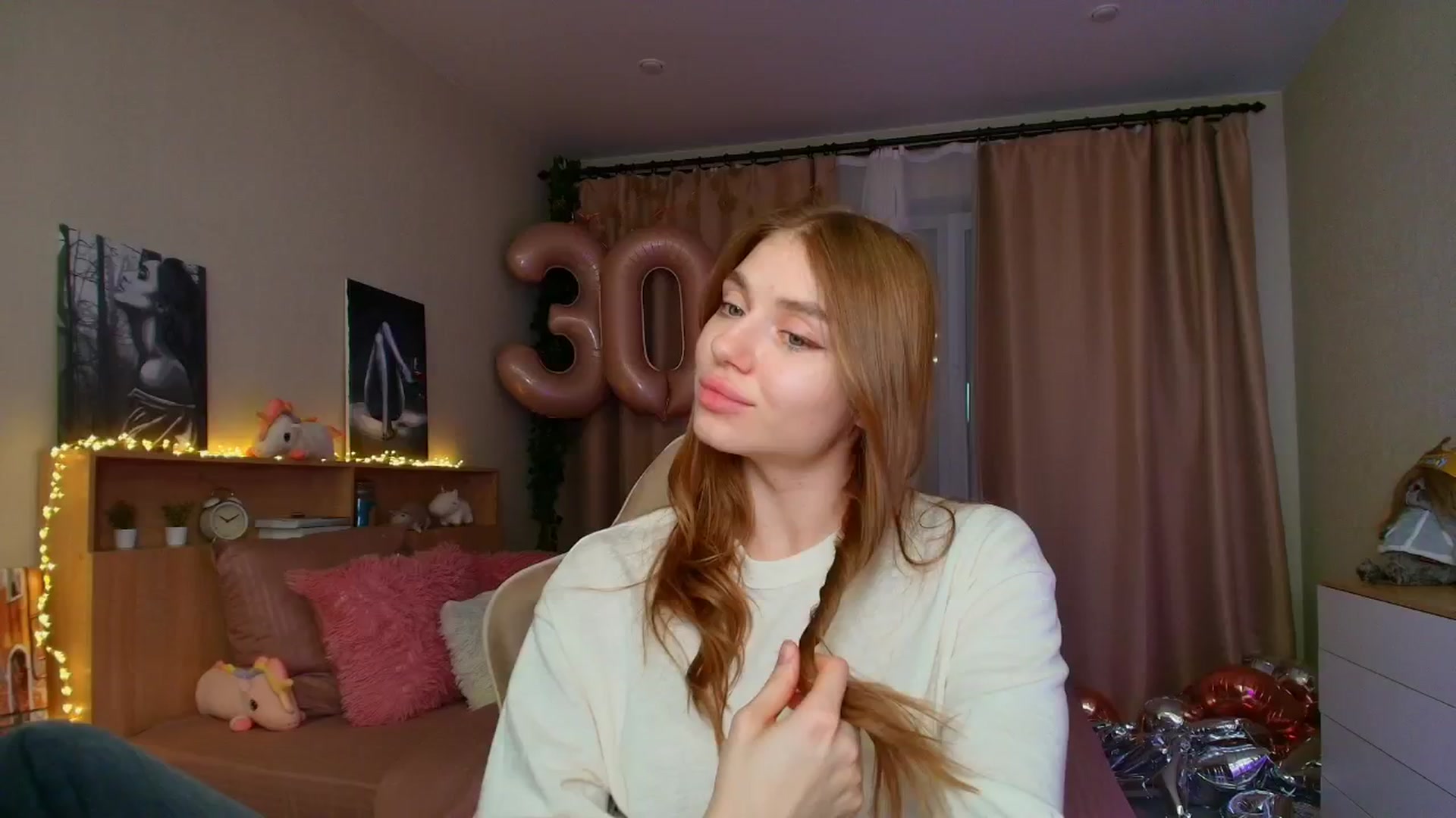 Gallery image thumbnail from Make_my_Luck's myfreecams stream on, 03/16/2025, 16:25 image 4 of 20