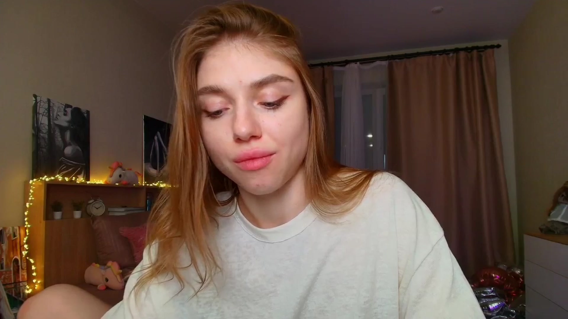 Gallery image thumbnail from Make_my_Luck's myfreecams stream on, 03/16/2025, 17:05 image 17 of 20