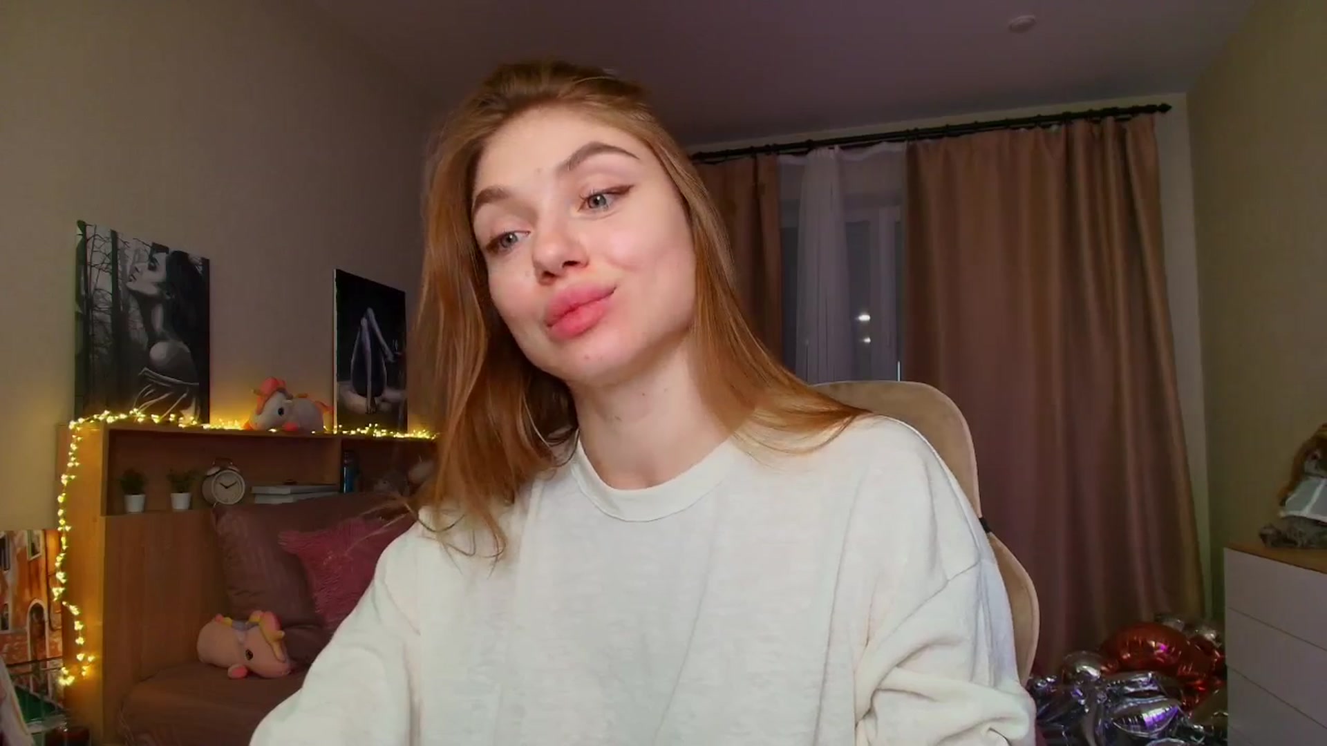 Gallery image thumbnail from Make_my_Luck's myfreecams stream on, 03/16/2025, 17:05 image 16 of 20