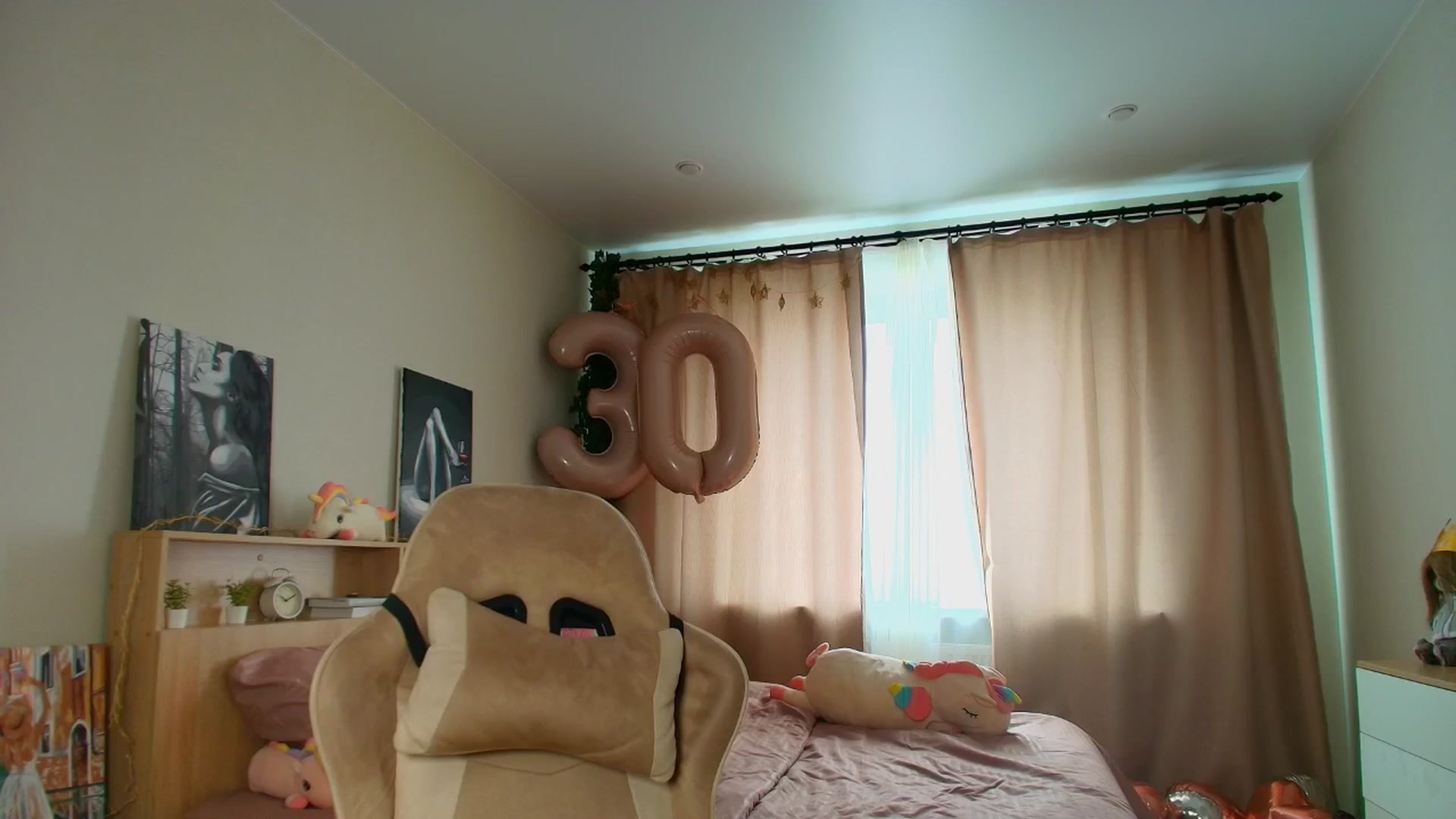 Gallery image thumbnail from Make_my_Luck's myfreecams stream on, 03/20/2025, 10:16 image 8 of 20