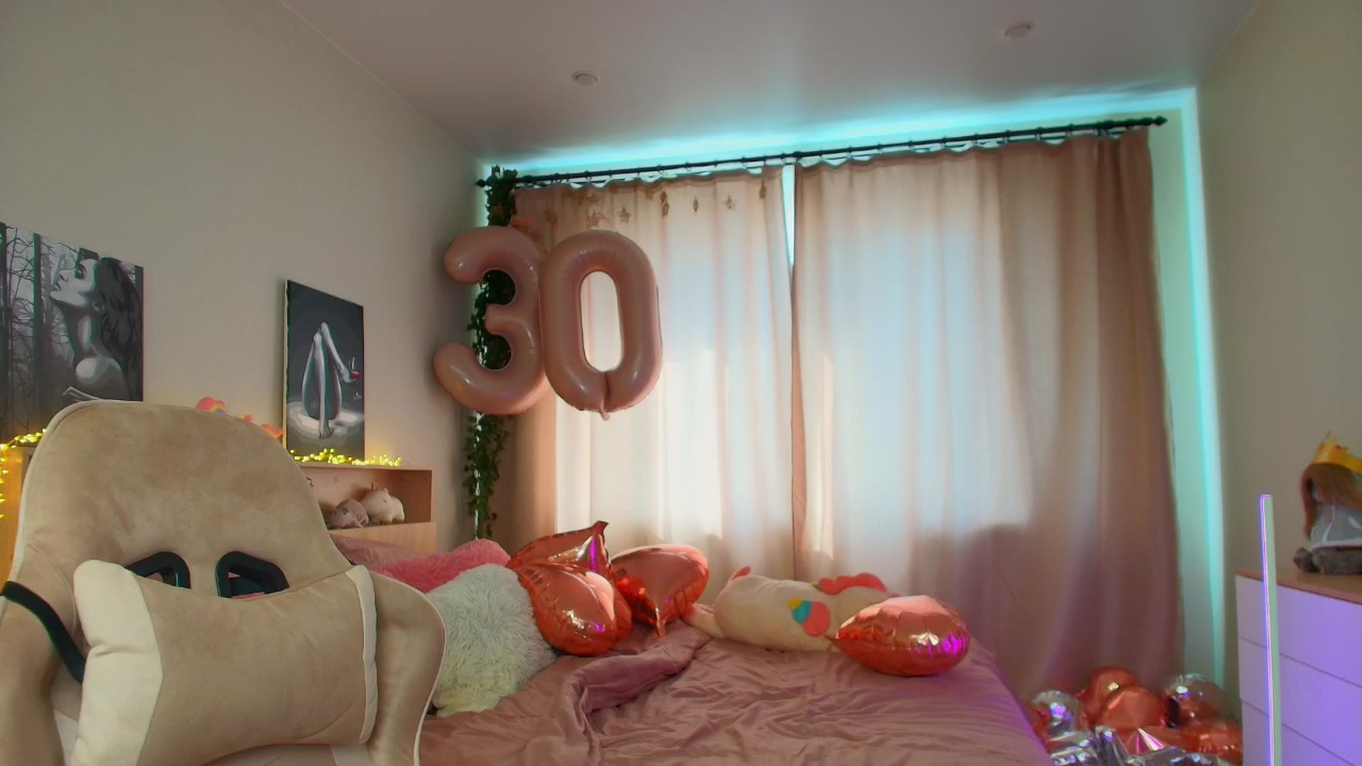Gallery image thumbnail from Make_my_Luck's myfreecams stream on, 03/22/2025, 08:55 image 14 of 20