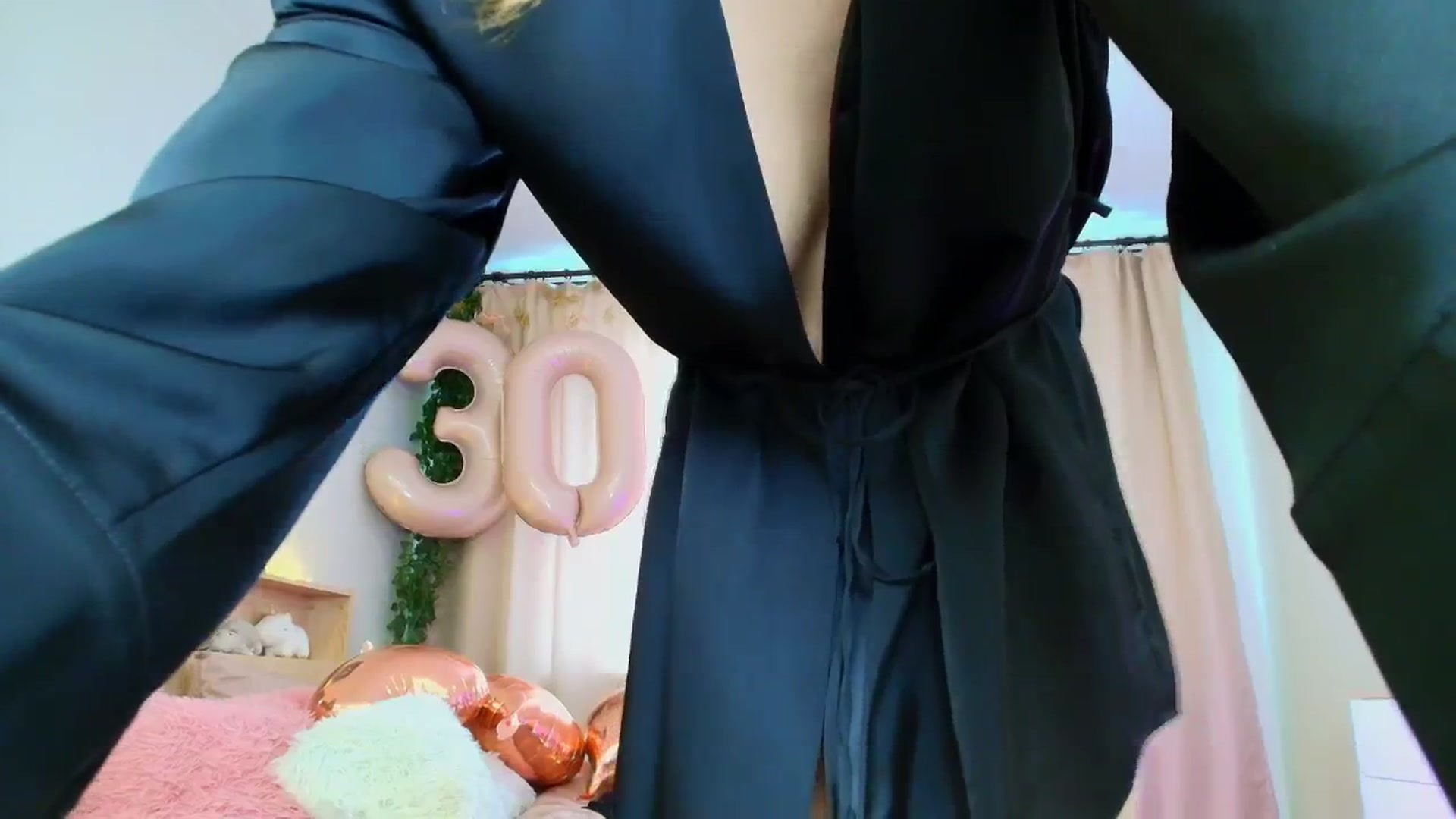 Gallery image thumbnail from Make_my_Luck's myfreecams stream on, 03/22/2025, 11:01 image 7 of 20