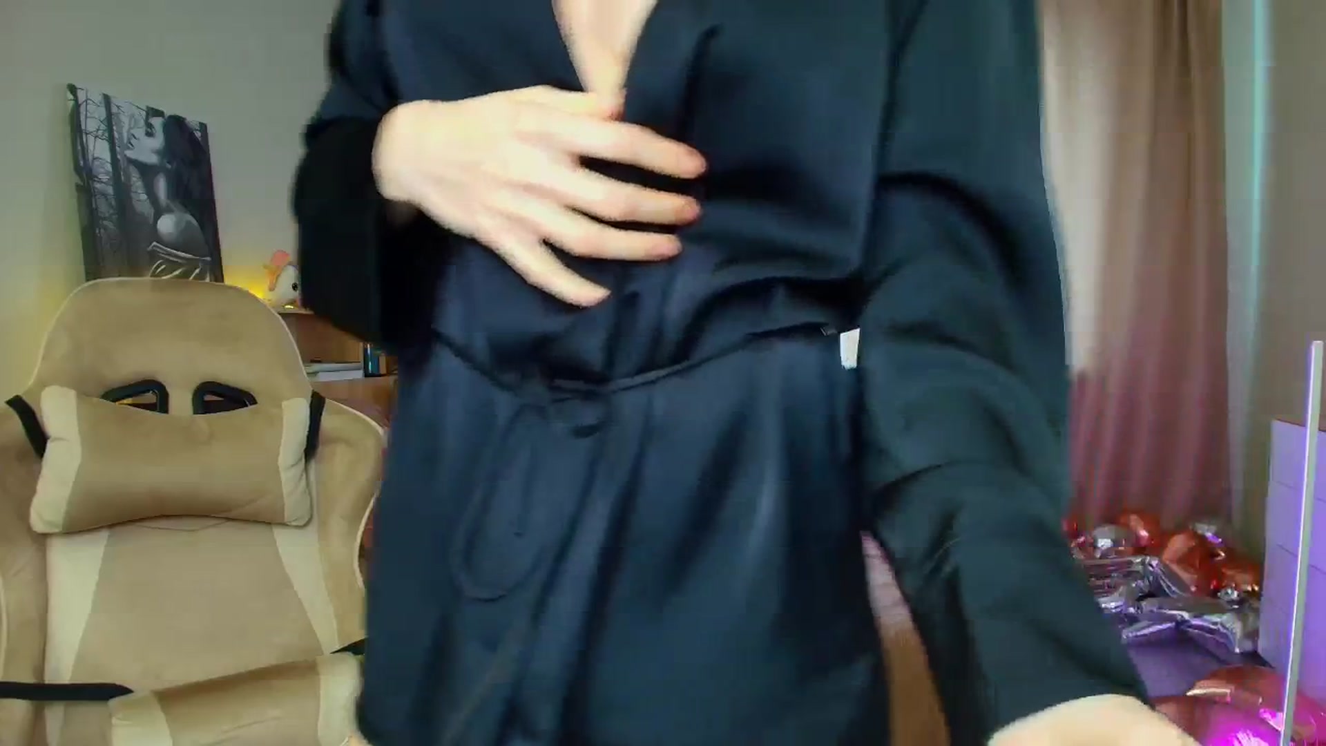 Gallery image thumbnail from Make_my_Luck's myfreecams stream on, 03/22/2025, 11:01 image 4 of 20
