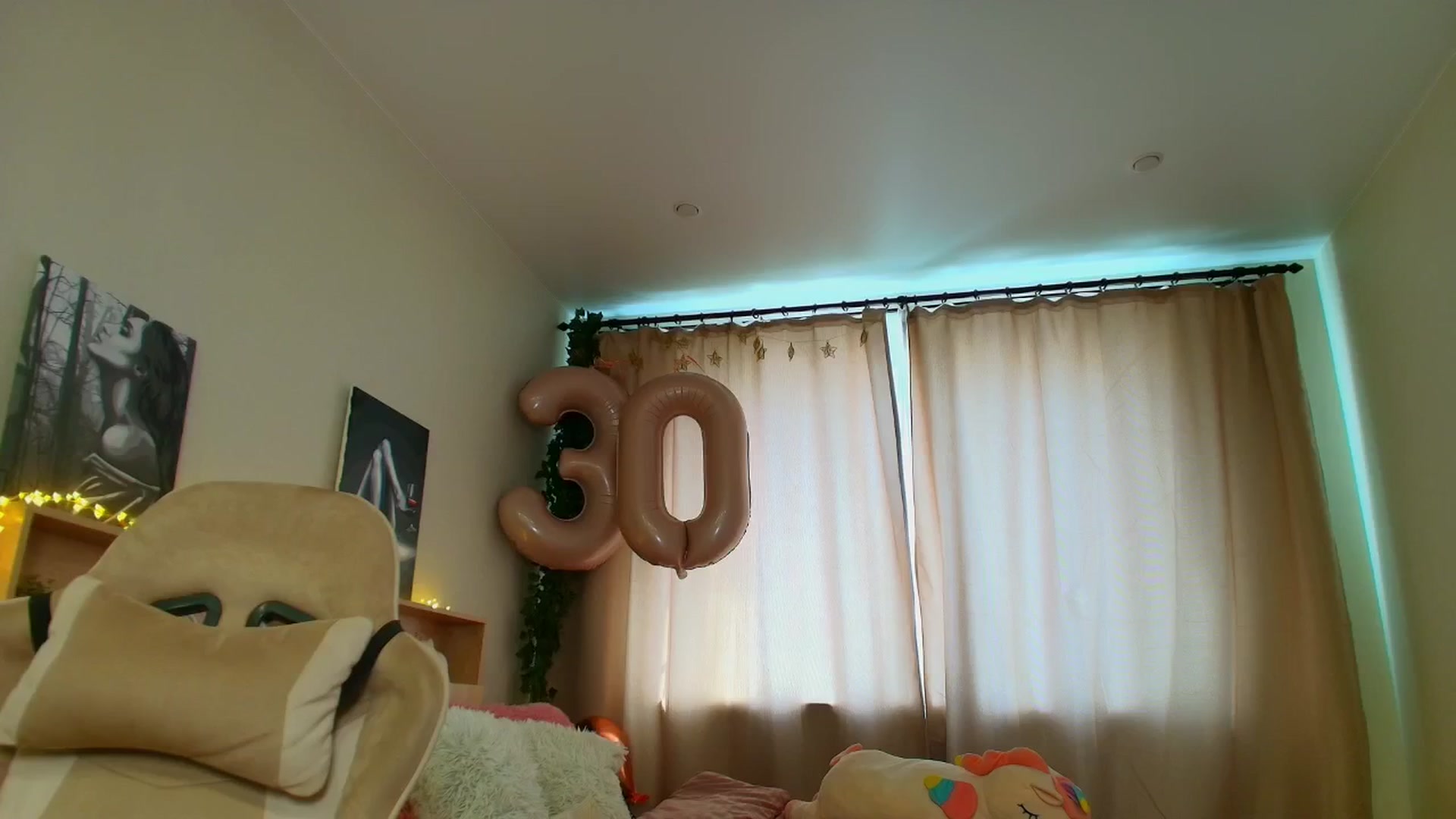 Gallery image thumbnail from Make_my_Luck's myfreecams stream on, 03/25/2025, 09:52 image 14 of 20
