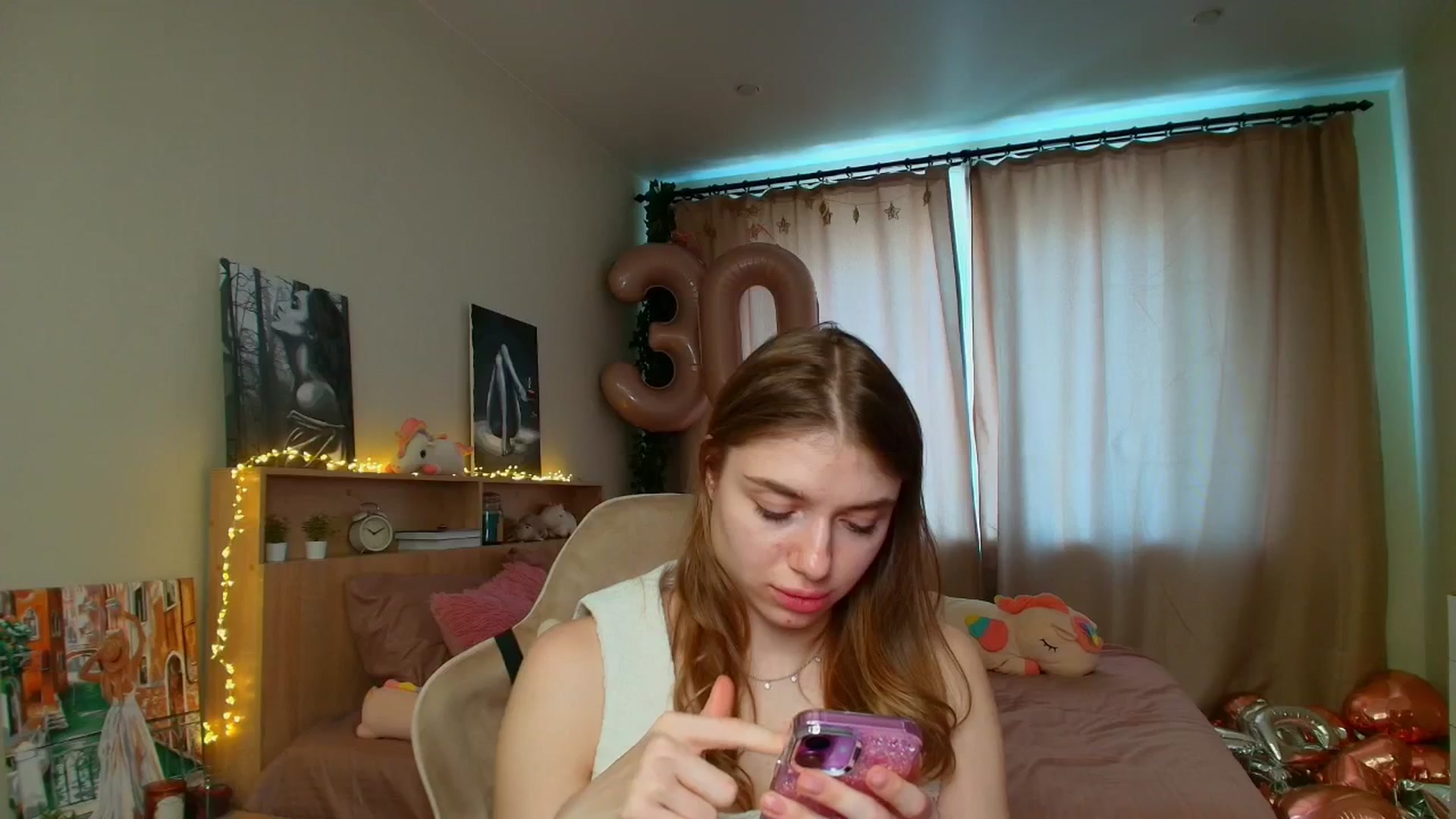 Gallery image thumbnail from Make_my_Luck's myfreecams stream on, 03/25/2025, 09:52 image 18 of 20