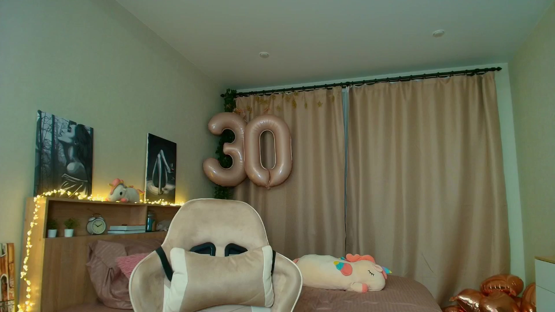 Gallery image thumbnail from Make_my_Luck's myfreecams stream on, 03/30/2025, 17:56 image 14 of 20