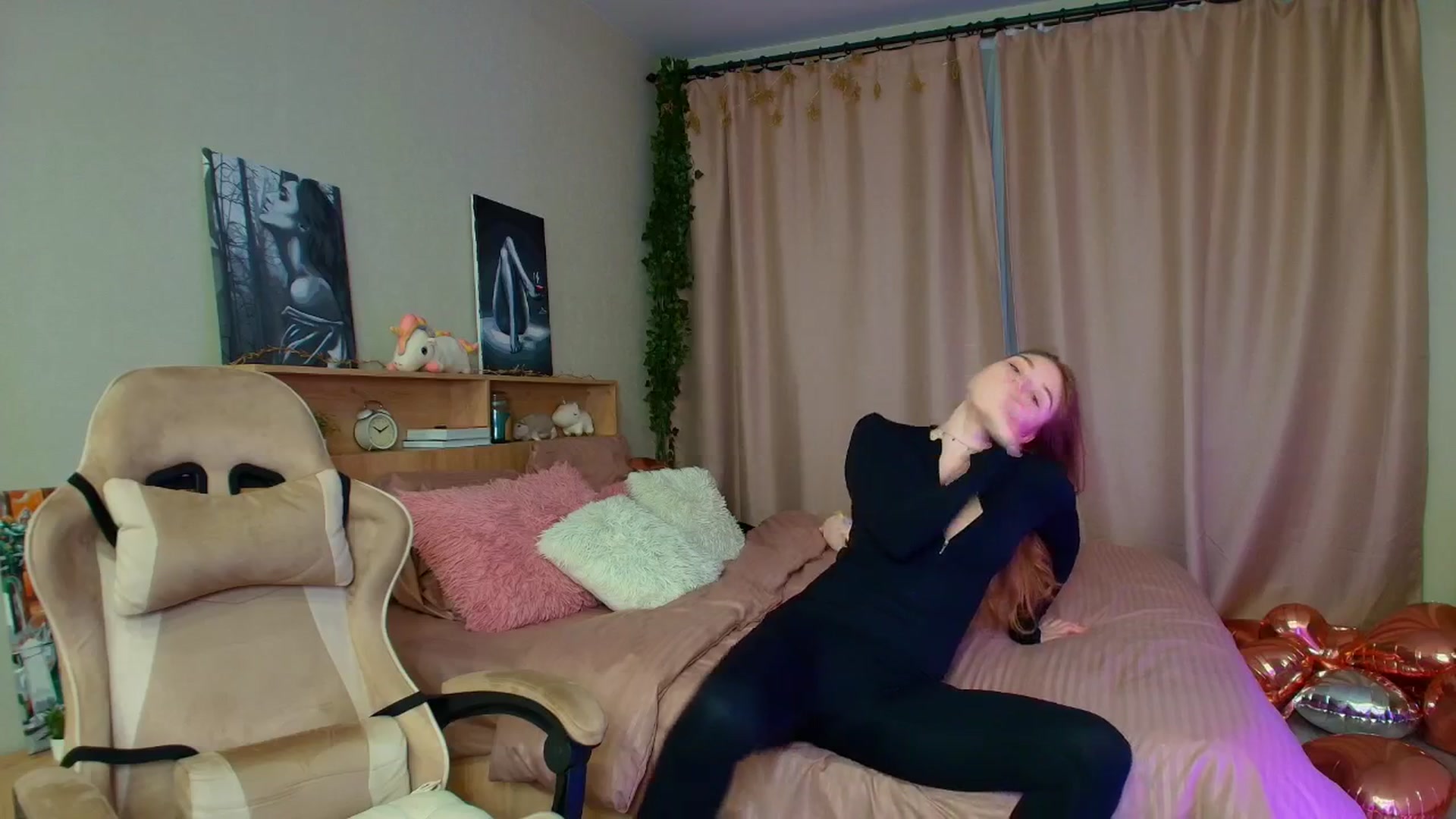 Gallery image thumbnail from Make_my_Luck's myfreecams stream on, 04/07/2025, 18:27 image 2 of 20