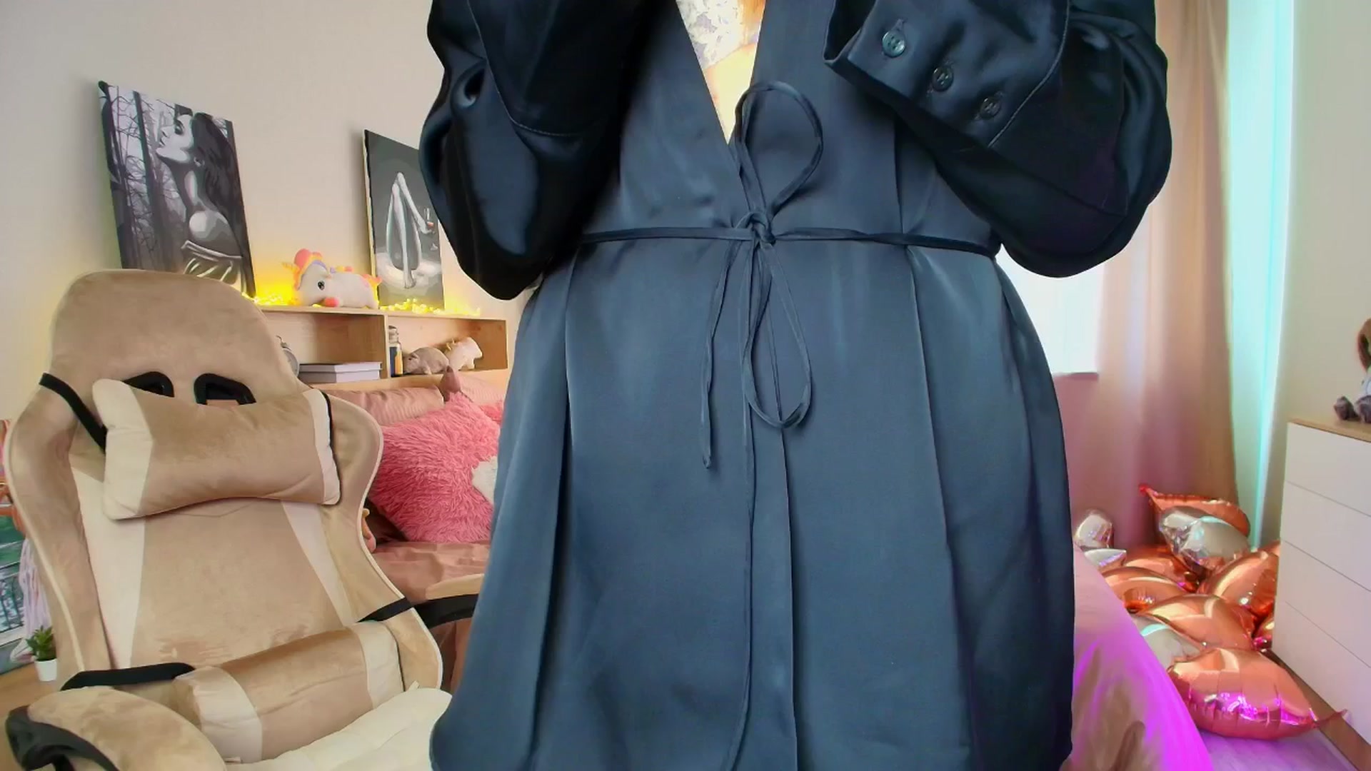 Gallery image thumbnail from Make_my_Luck's myfreecams stream on, 04/29/2025, 08:11 image 19 of 20