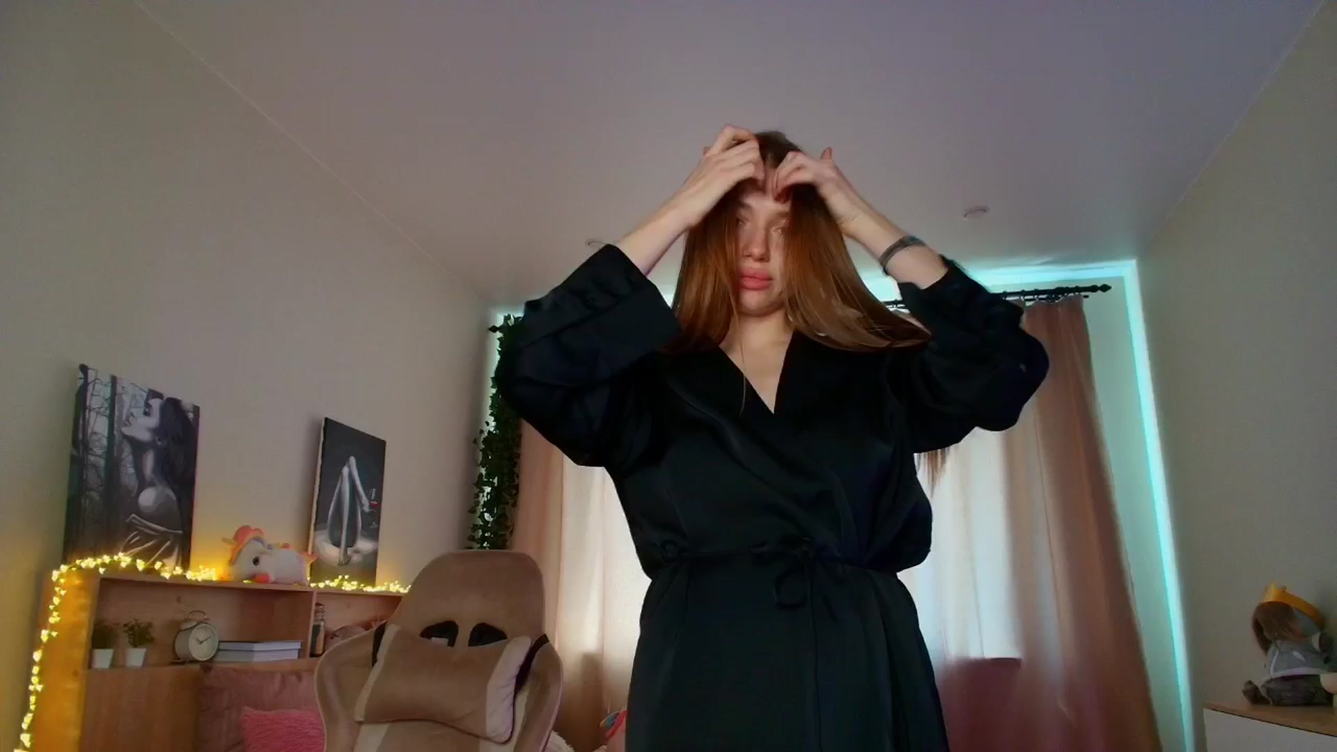 Gallery image thumbnail from Make_my_Luck's myfreecams stream on, 04/29/2025, 08:59 image 15 of 20