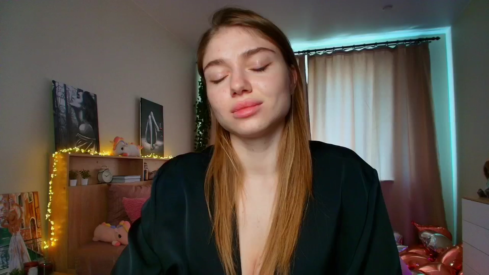 Gallery image thumbnail from Make_my_Luck's myfreecams stream on, 04/29/2025, 08:59 image 3 of 20