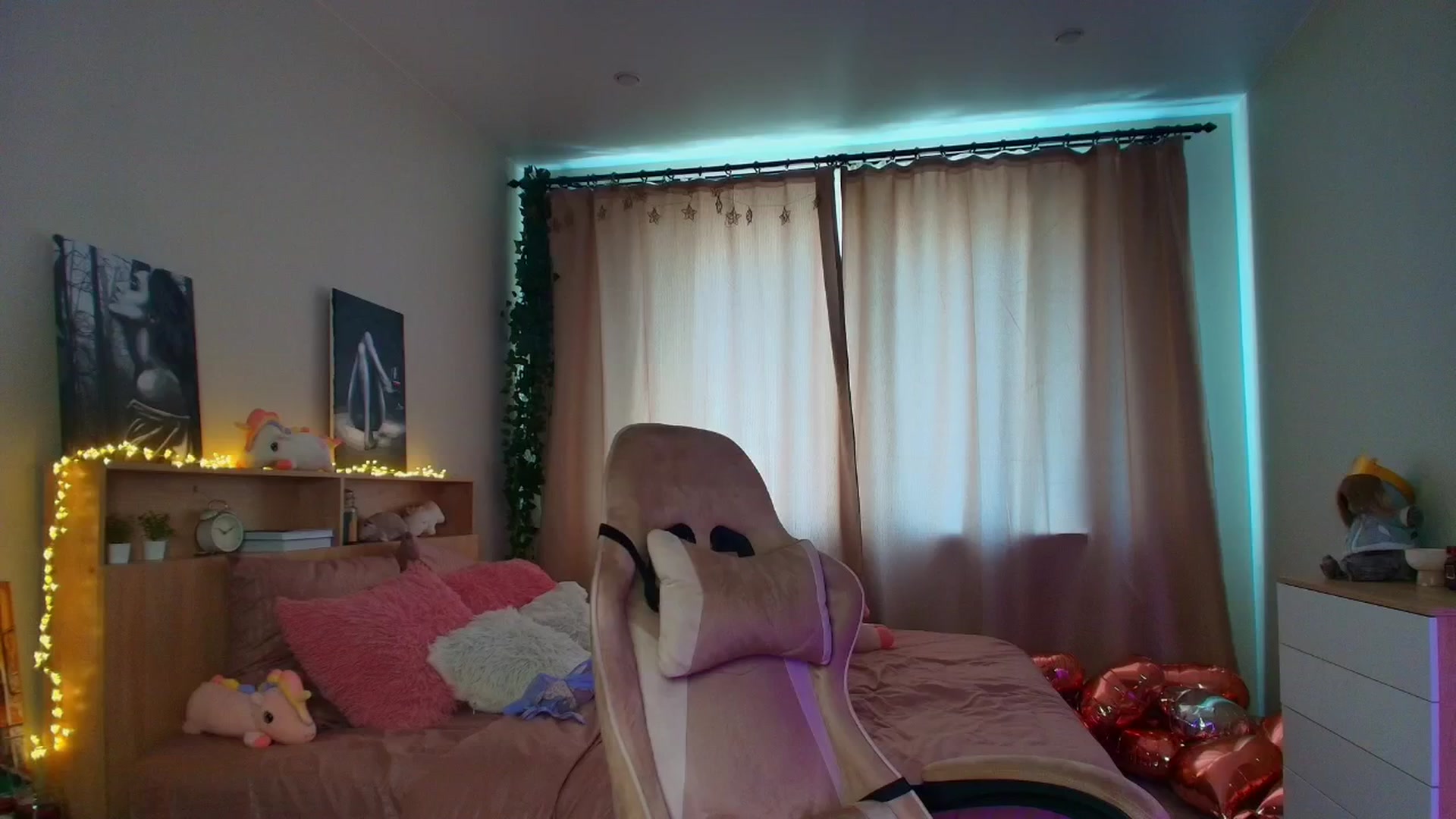 Gallery image thumbnail from Make_my_Luck's myfreecams stream on, 04/29/2025, 08:59 image 18 of 20