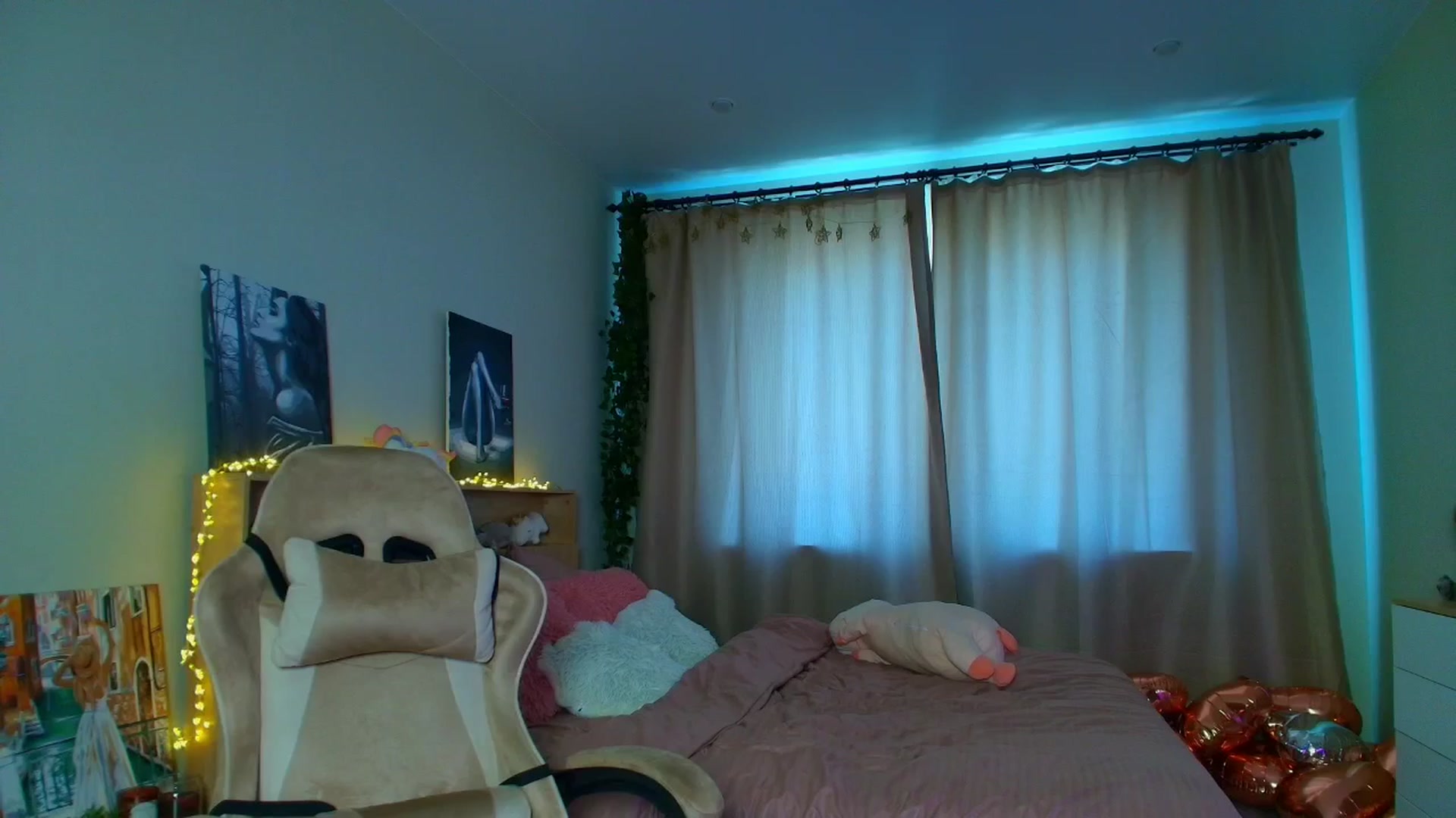 Gallery image thumbnail from Make_my_Luck's myfreecams stream on, 04/29/2025, 10:01 image 14 of 20
