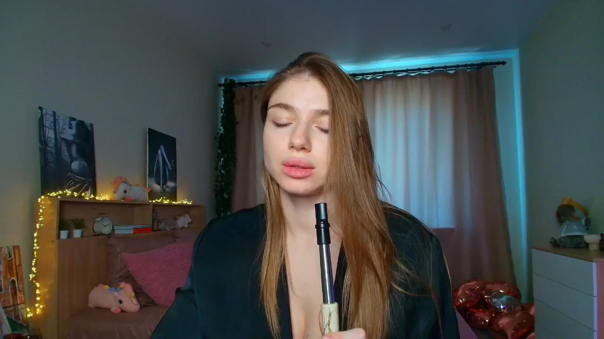 Gallery image thumbnail from Make_my_Luck's myfreecams stream on, 04/29/2025, 10:01 image 2 of 20