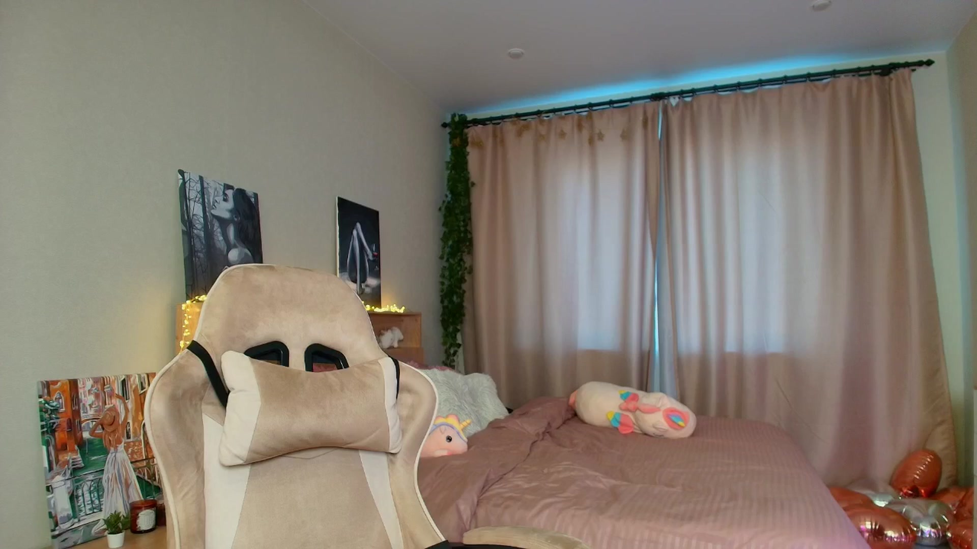 Gallery image thumbnail from Make_my_Luck's myfreecams stream on, 05/04/2025, 16:00 image 5 of 20