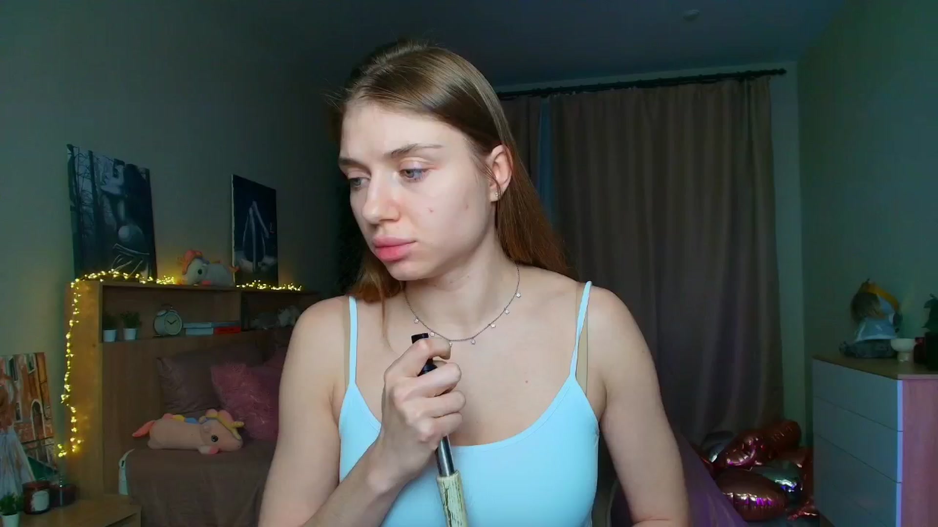 Gallery image thumbnail from Make_my_Luck's myfreecams stream on, 05/08/2025, 17:33 image 16 of 20