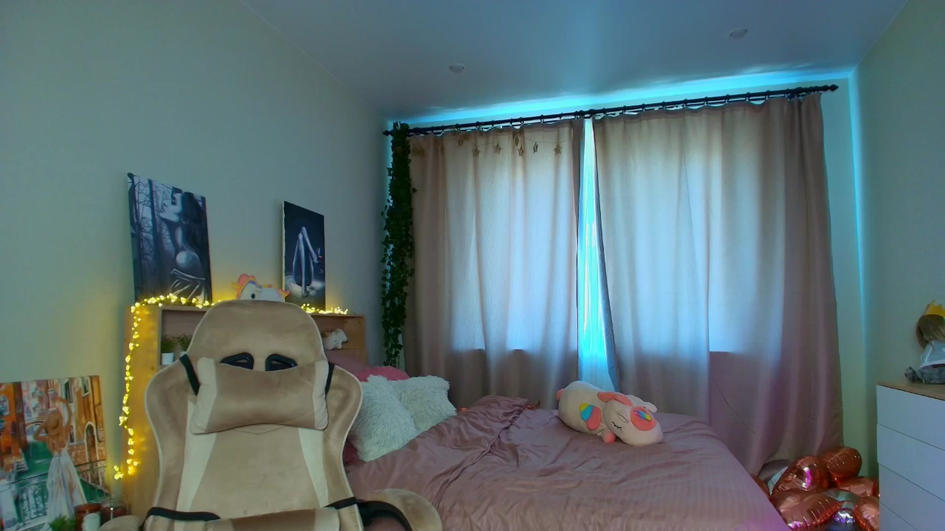 Gallery image thumbnail from Make_my_Luck's myfreecams stream on, 05/12/2025, 10:08 image 18 of 20