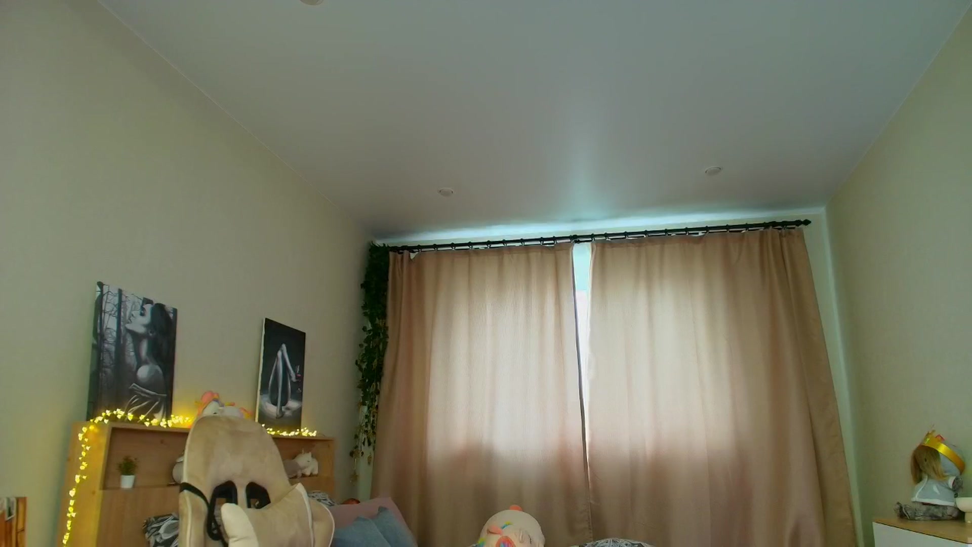 Gallery image thumbnail from Make_my_Luck's myfreecams stream on, 05/14/2025, 10:21 image 15 of 20