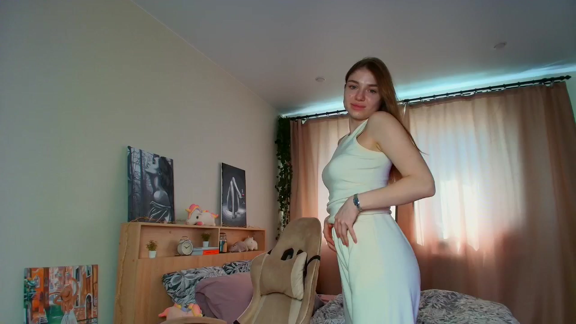 Gallery image thumbnail from Make_my_Luck's myfreecams stream on, 05/17/2025, 07:32 image 9 of 20