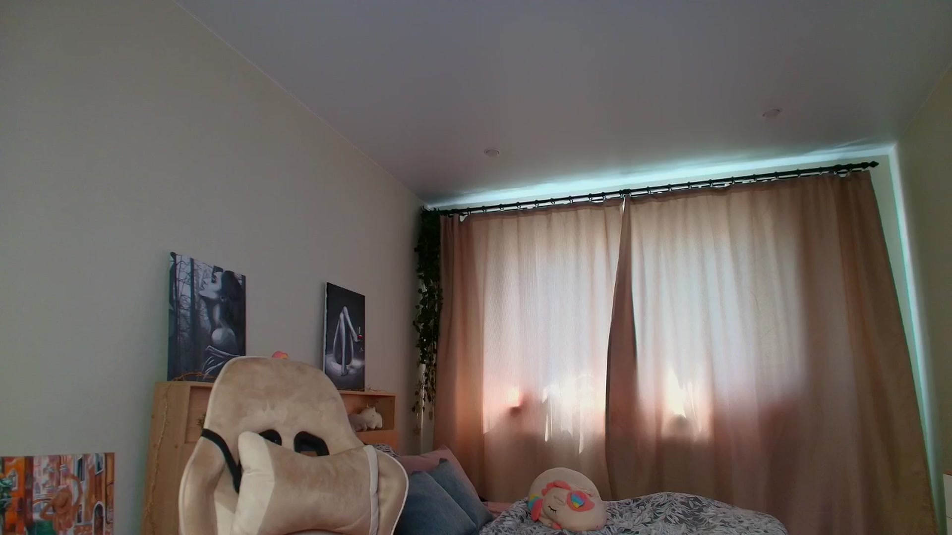 Gallery image thumbnail from Make_my_Luck's myfreecams stream on, 05/17/2025, 08:26 image 7 of 20