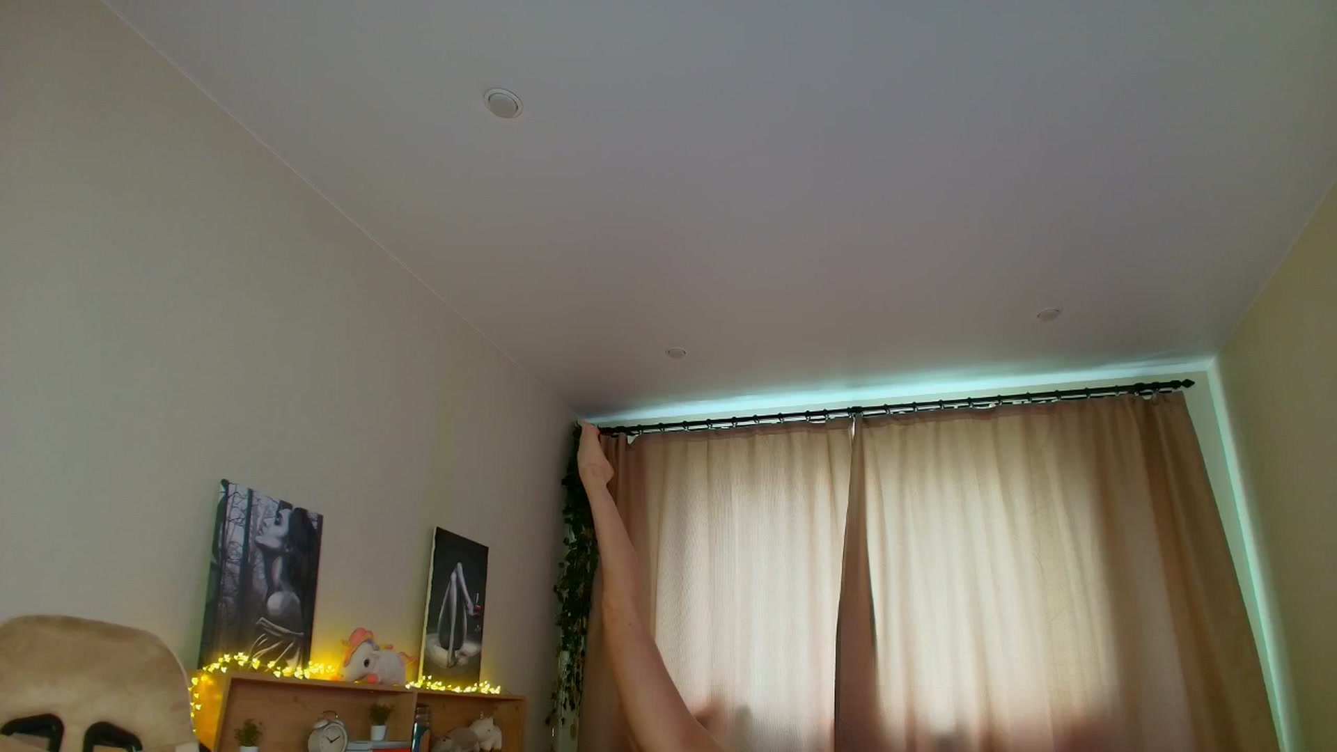 Gallery image thumbnail from Make_my_Luck's myfreecams stream on, 05/19/2025, 08:23 image 16 of 20