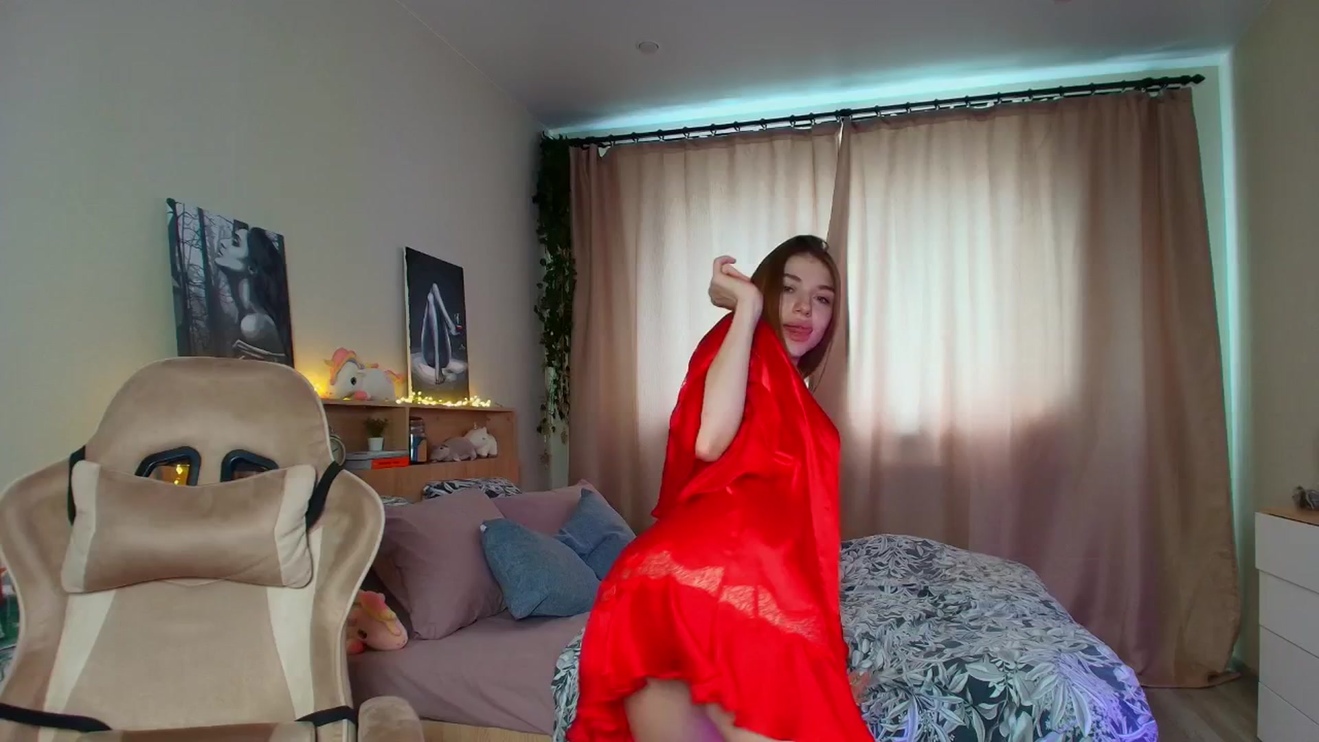 Gallery image thumbnail from Make_my_Luck's myfreecams stream on, 05/19/2025, 08:23 image 18 of 20