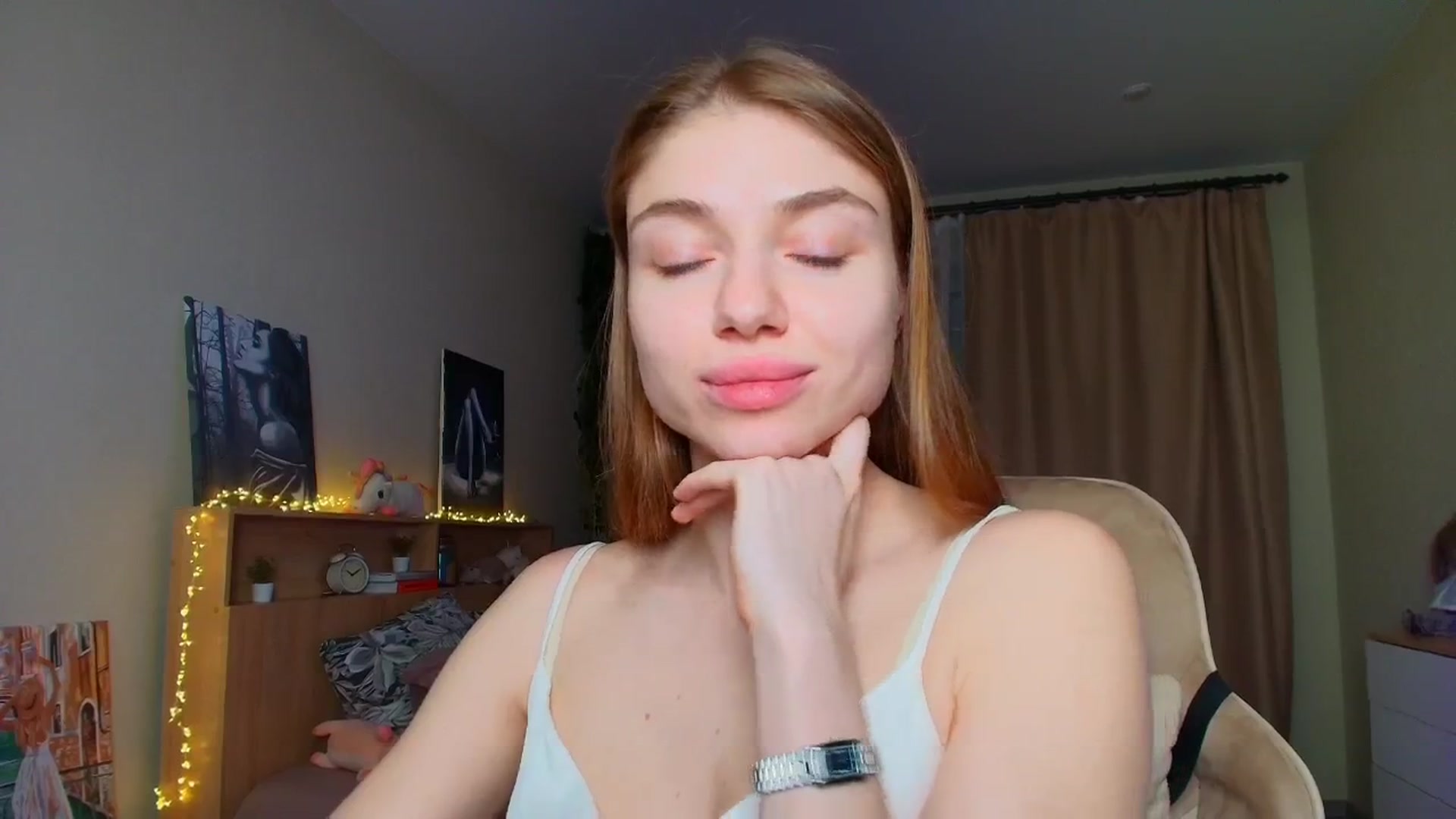 Gallery image thumbnail from Make_my_Luck's myfreecams stream on, 05/27/2025, 21:31 image 7 of 20
