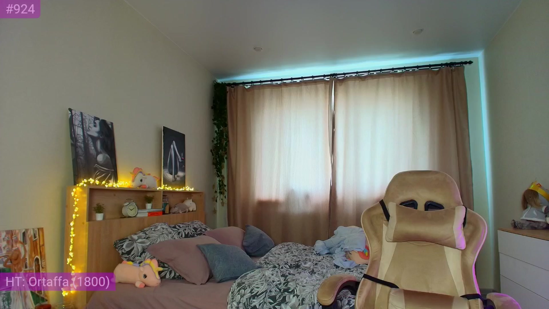 Gallery image thumbnail from Make_my_Luck's myfreecams stream on, 06/07/2025, 10:36 image 17 of 20