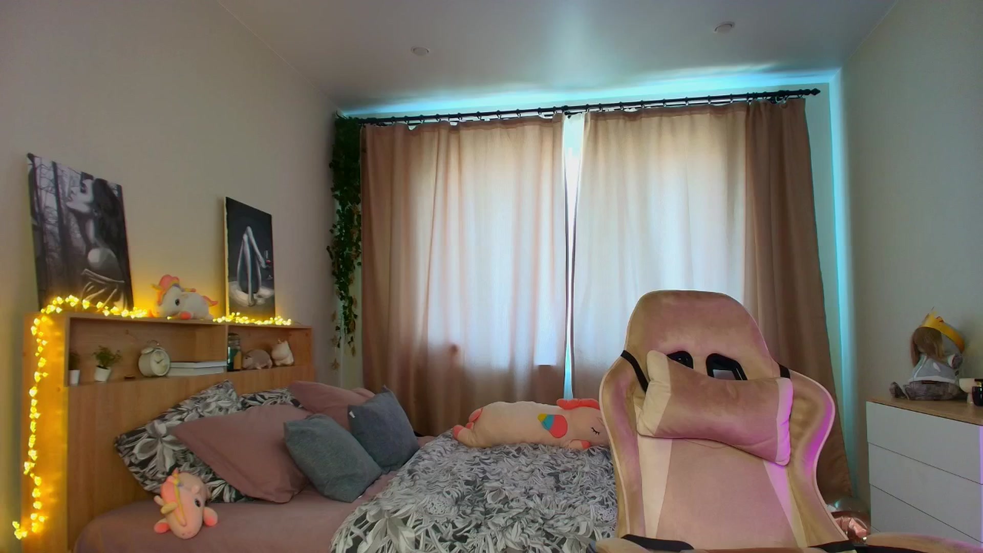 Gallery image thumbnail from Make_my_Luck's myfreecams stream on, 07/10/2025, 10:37 image 20 of 20