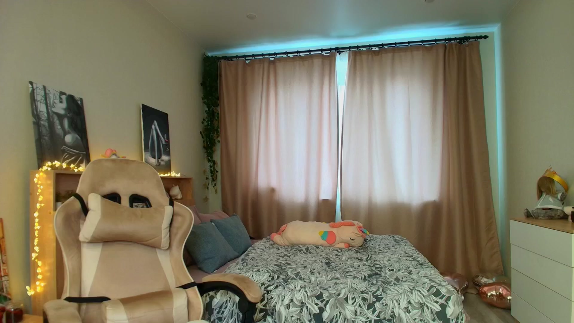 Gallery image thumbnail from Make_my_Luck's myfreecams stream on, 07/14/2025, 10:06 image 20 of 20