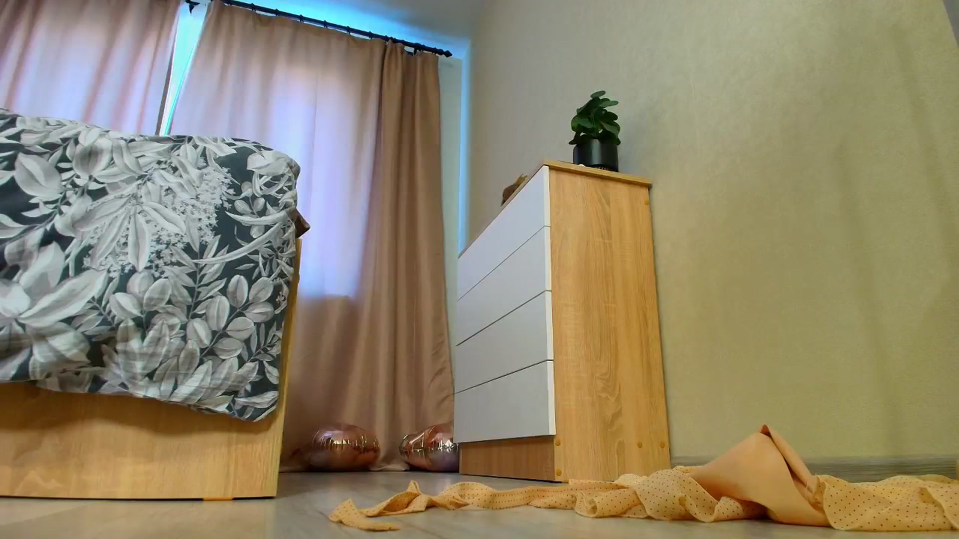 Gallery image thumbnail from Make_my_Luck's myfreecams stream on, 07/14/2025, 15:41 image 20 of 20
