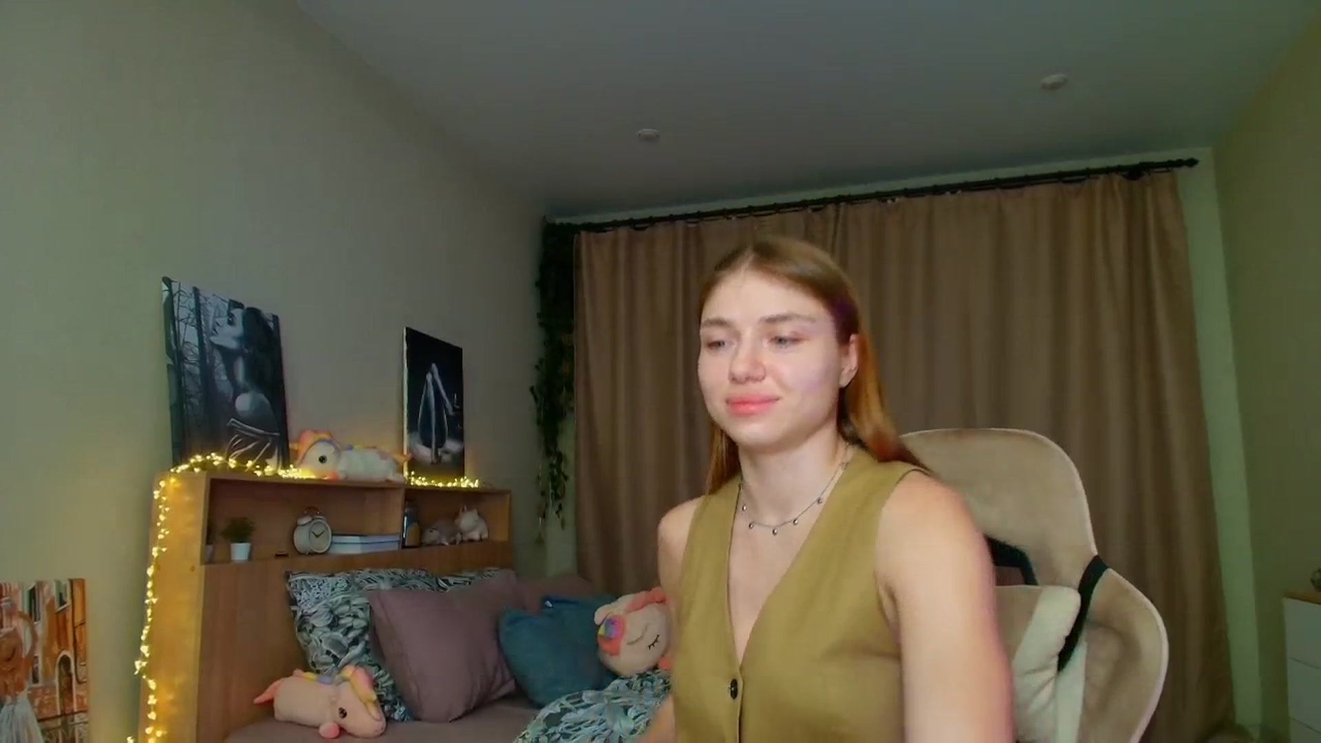 Gallery image thumbnail from Make_my_Luck's myfreecams stream on, 07/21/2025, 18:41 image 10 of 20