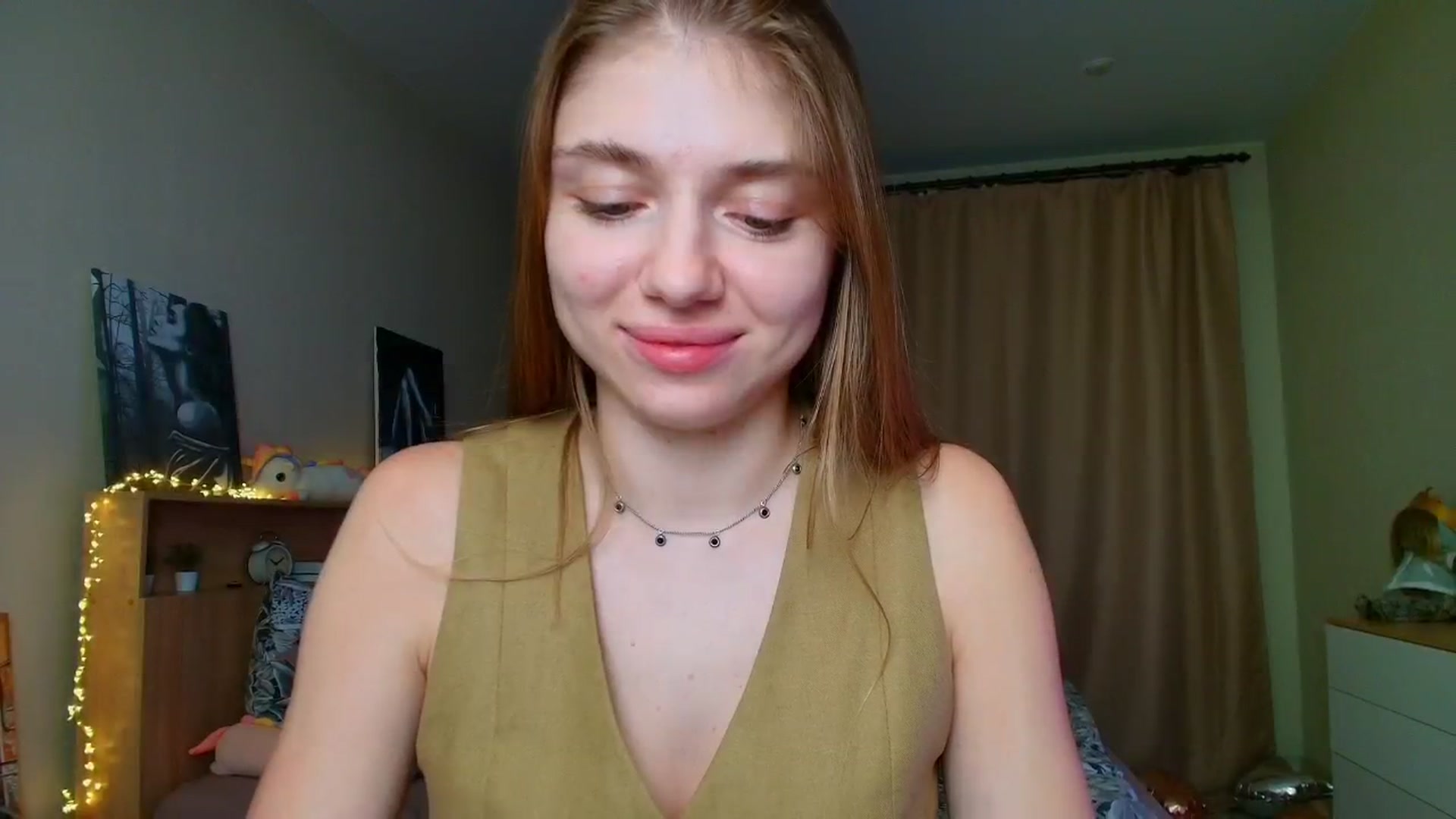 Gallery image thumbnail from Make_my_Luck's myfreecams stream on, 07/21/2025, 20:10 image 18 of 20