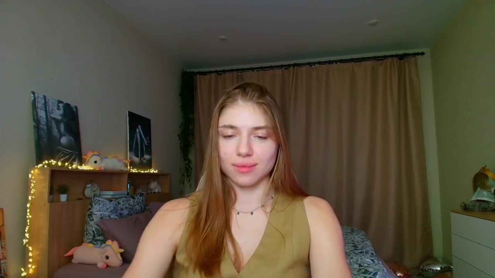 Gallery image thumbnail from Make_my_Luck's myfreecams stream on, 07/21/2025, 20:10 image 17 of 20