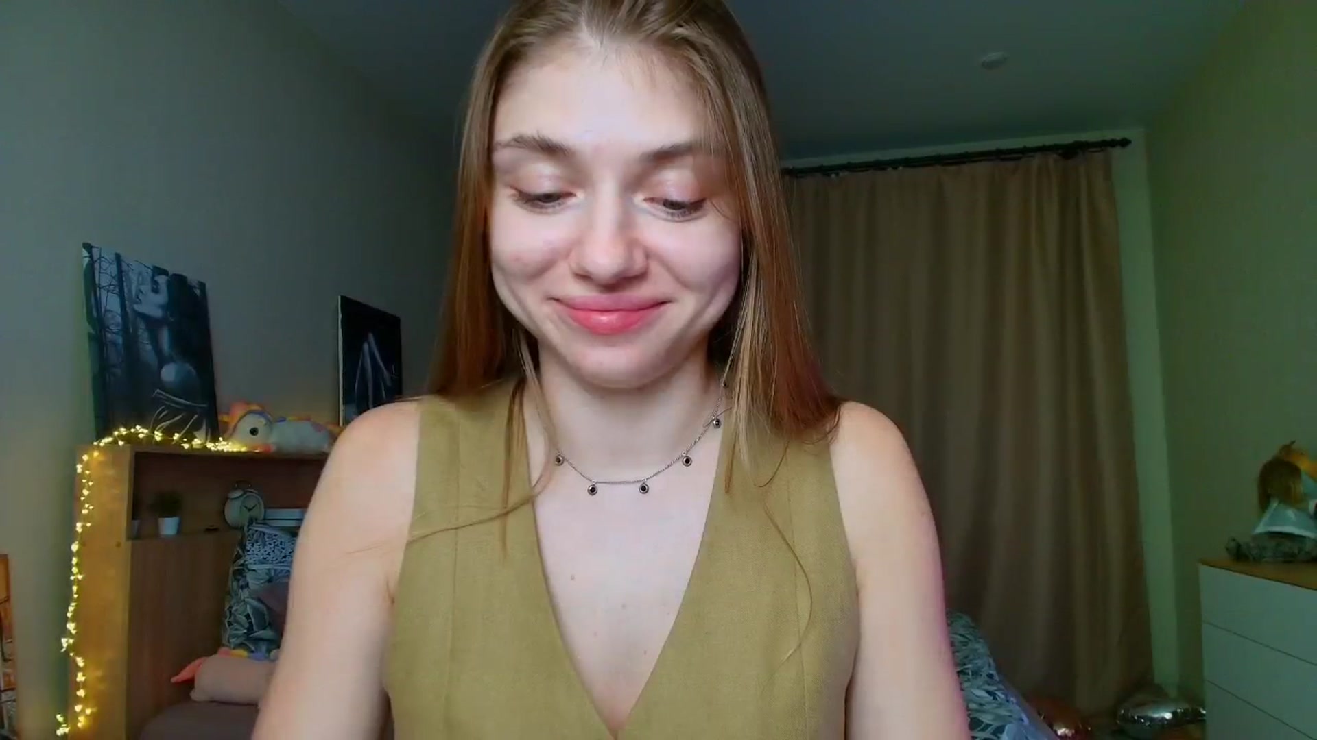 Gallery image thumbnail from Make_my_Luck's myfreecams stream on, 07/21/2025, 20:10 image 19 of 20