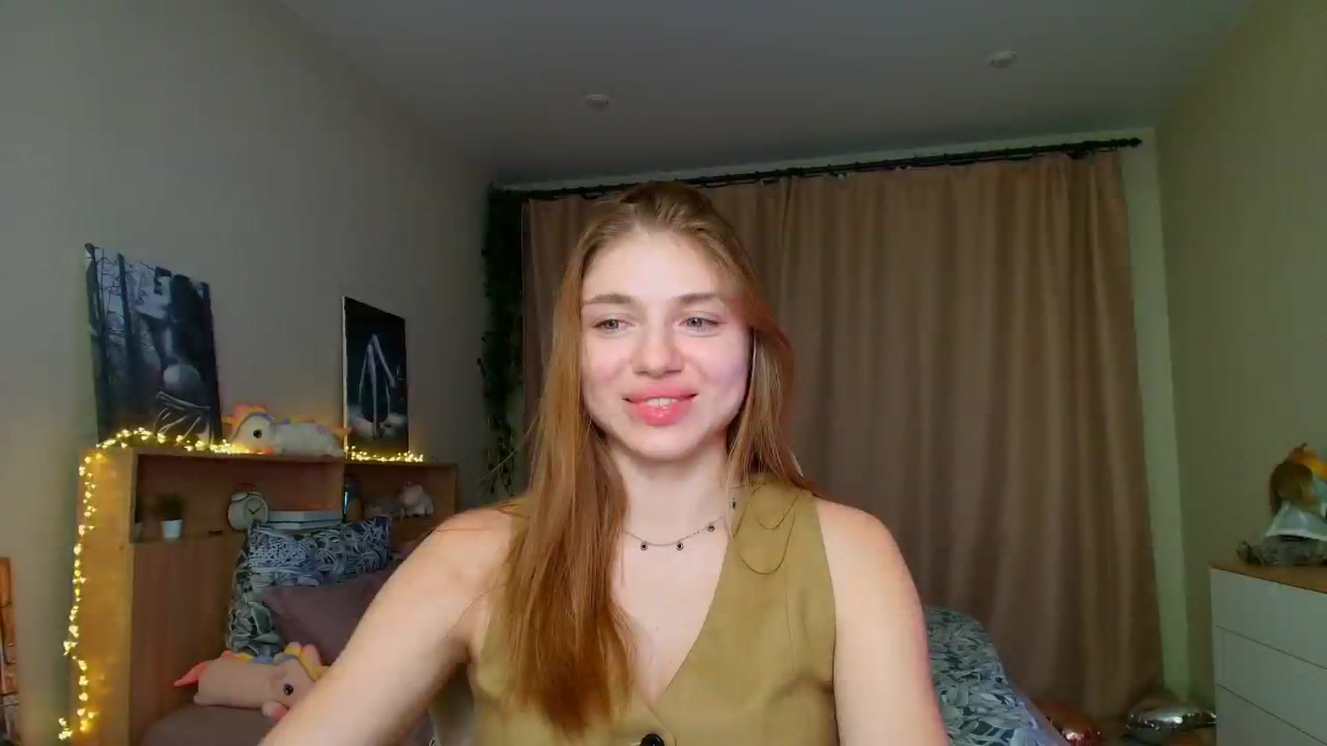 Gallery image thumbnail from Make_my_Luck's myfreecams stream on, 07/21/2025, 20:10 image 5 of 20
