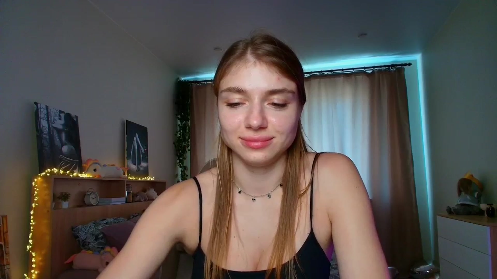 Gallery image thumbnail from Make_my_Luck's myfreecams stream on, 07/27/2025, 08:47 image 18 of 20