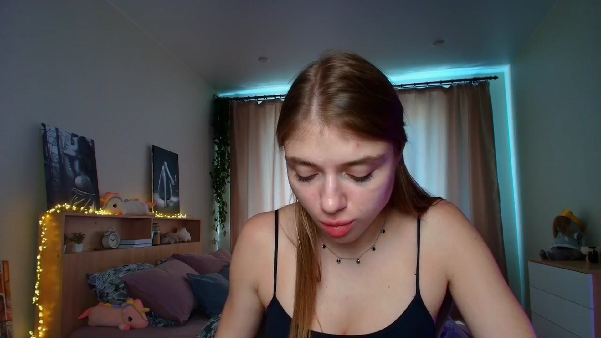 Gallery image thumbnail from Make_my_Luck's myfreecams stream on, 07/27/2025, 08:47 image 17 of 20